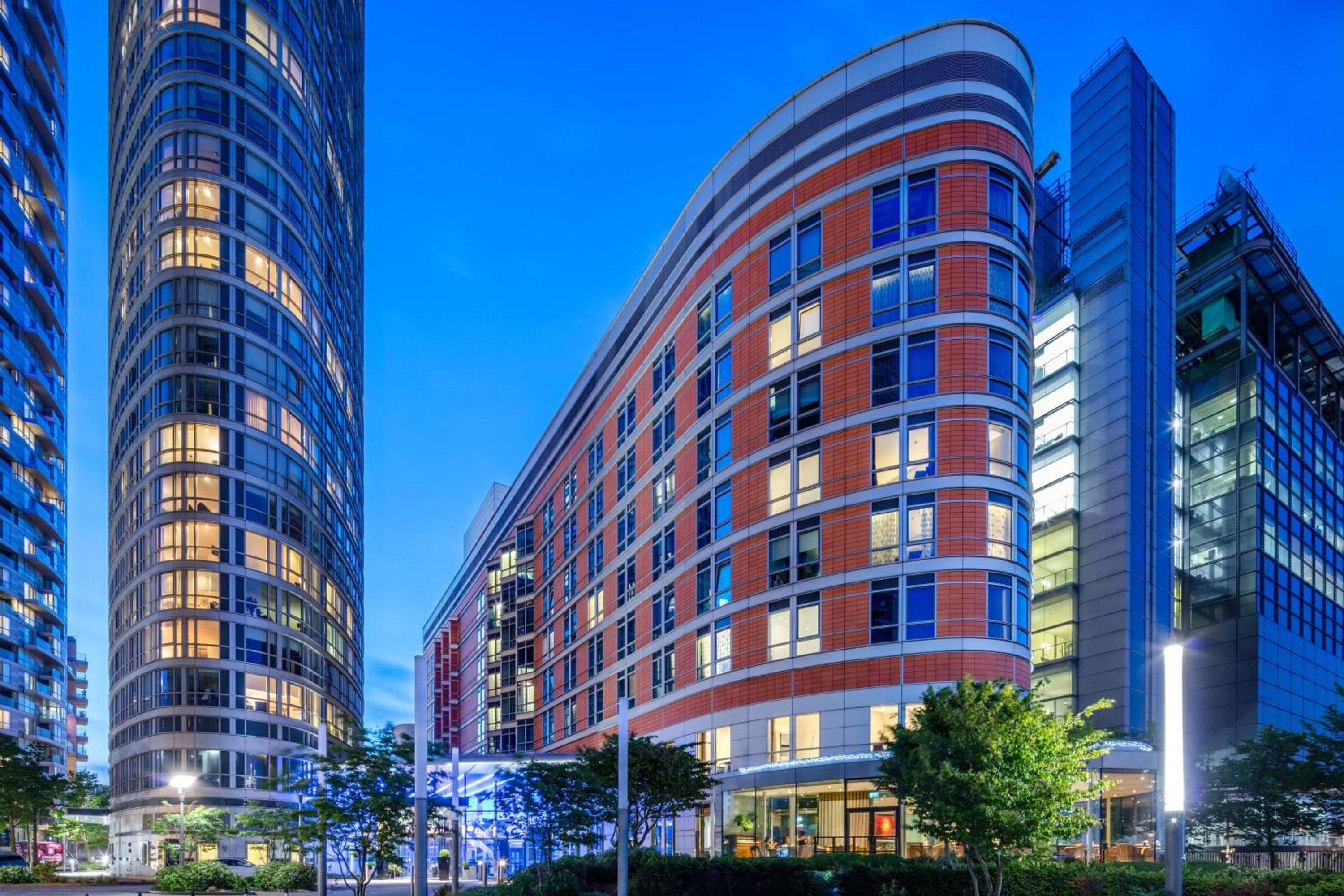 Radisson Blu Hotel, London Canary Wharf East: building