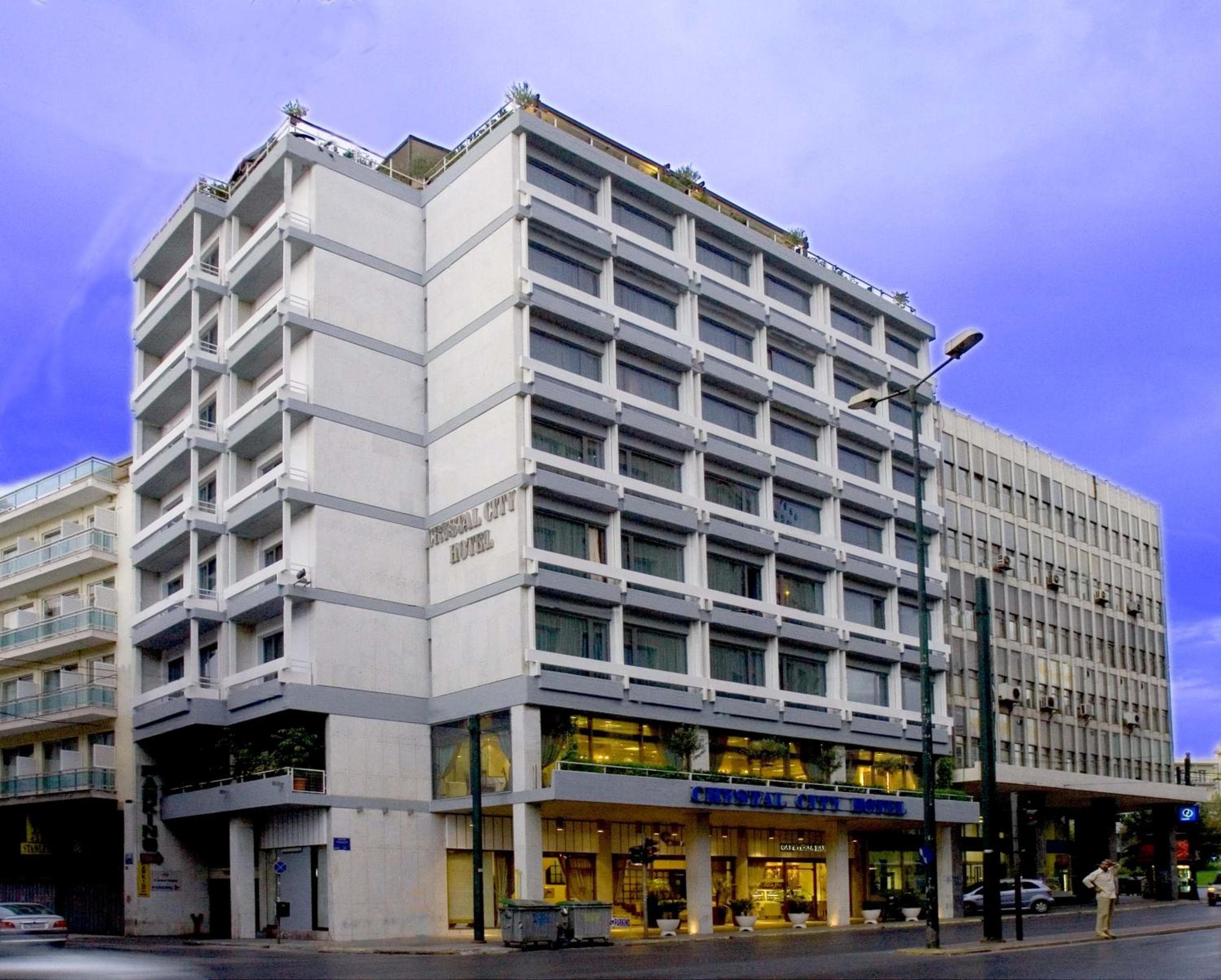 Crystal City Hotel: building