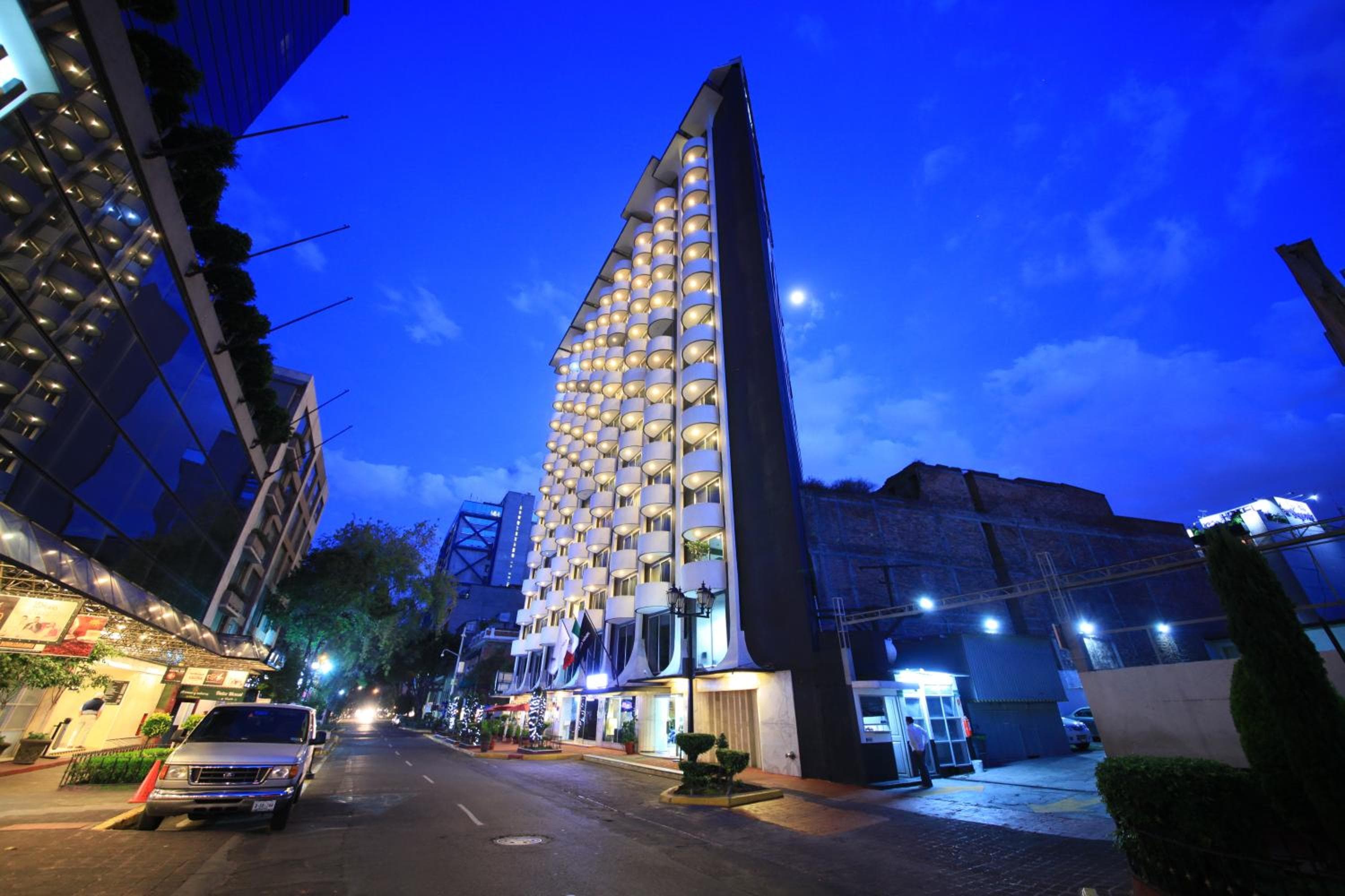 Hotel Century Reforma: building