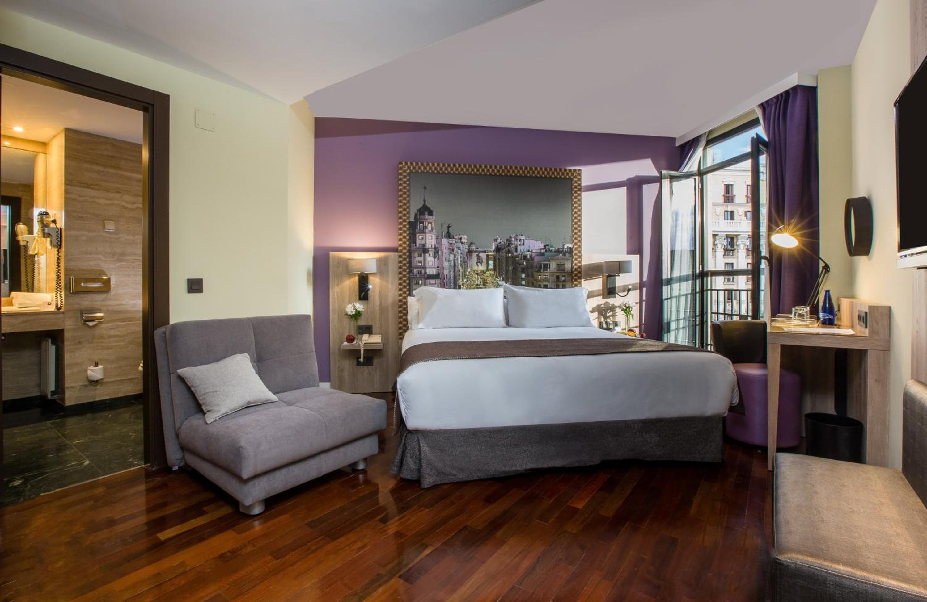 Leonardo Hotel Madrid City Center: hotel room