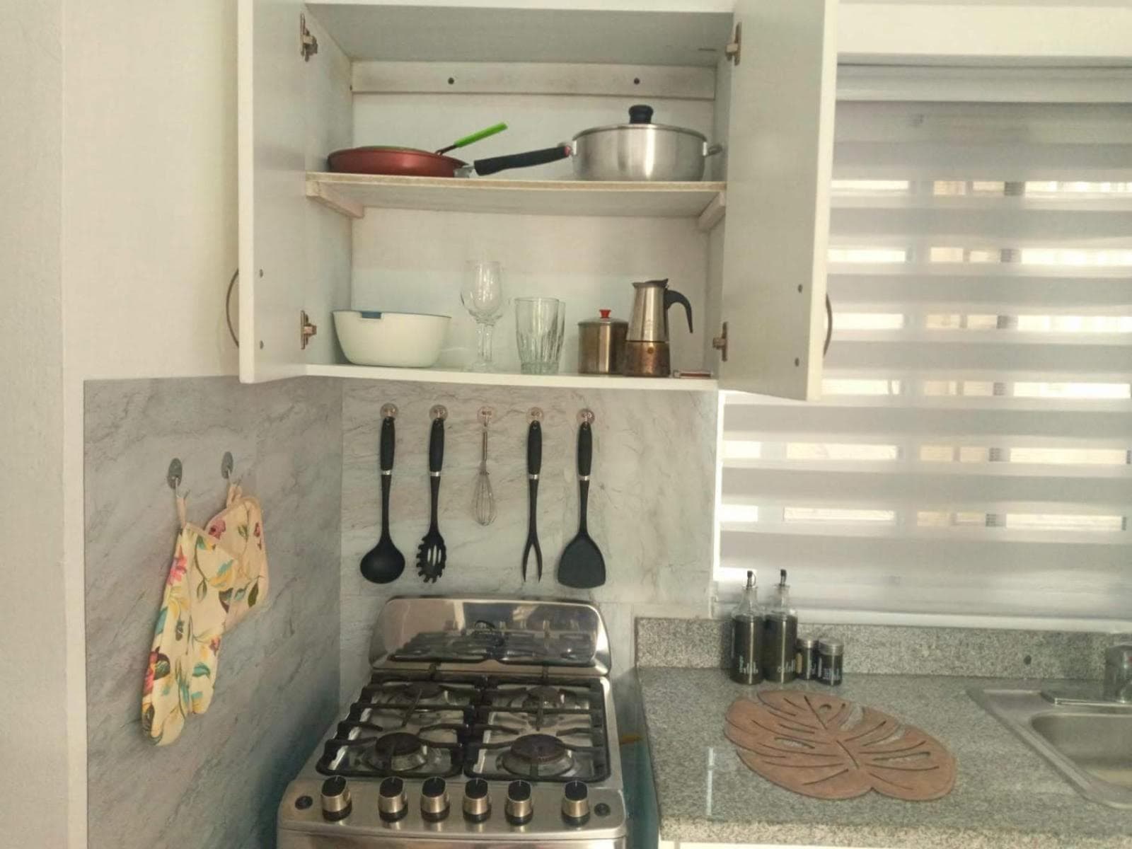 Dominican Dream Apartments: kitchen