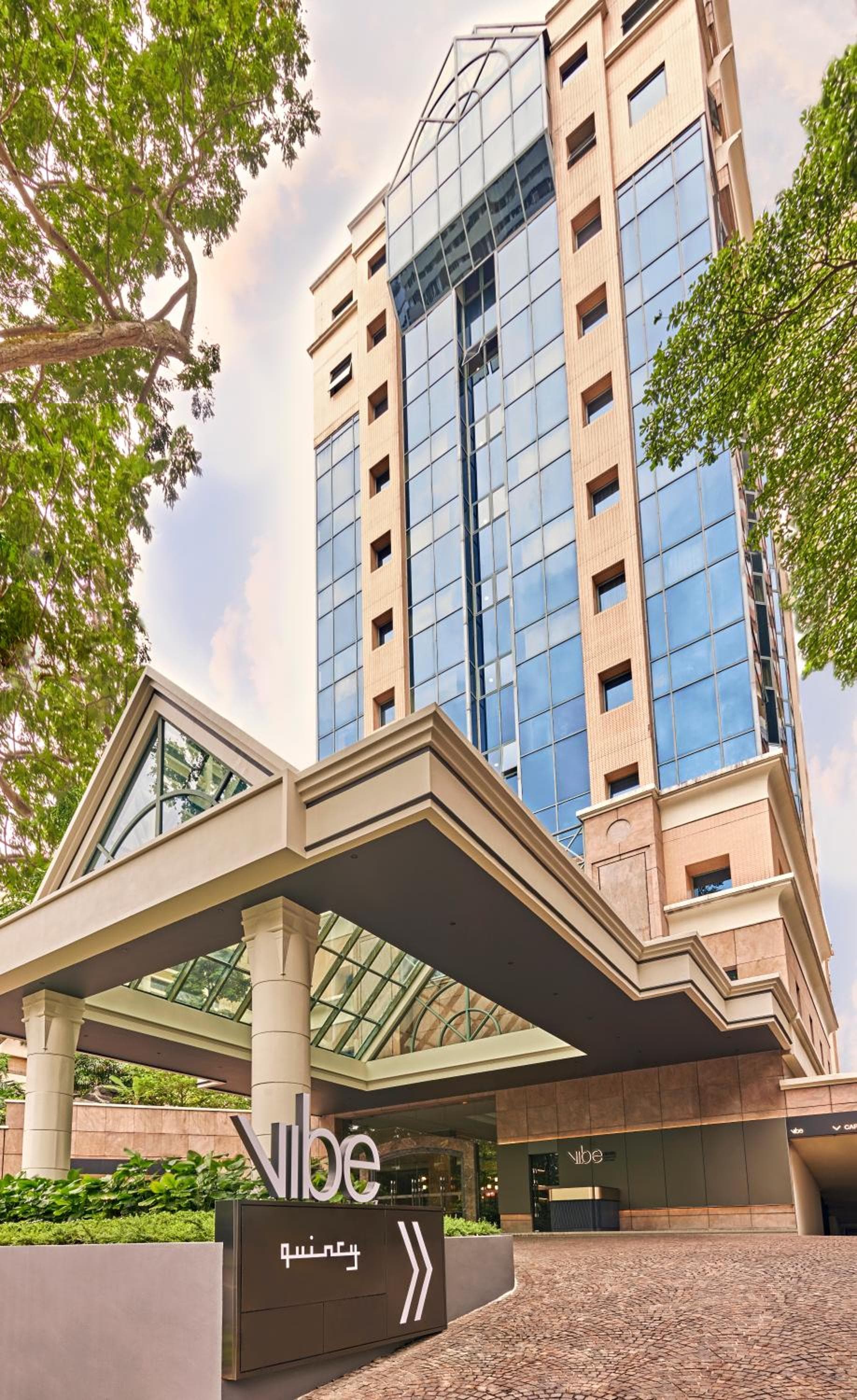 Vibe Hotel Singapore Orchard: building