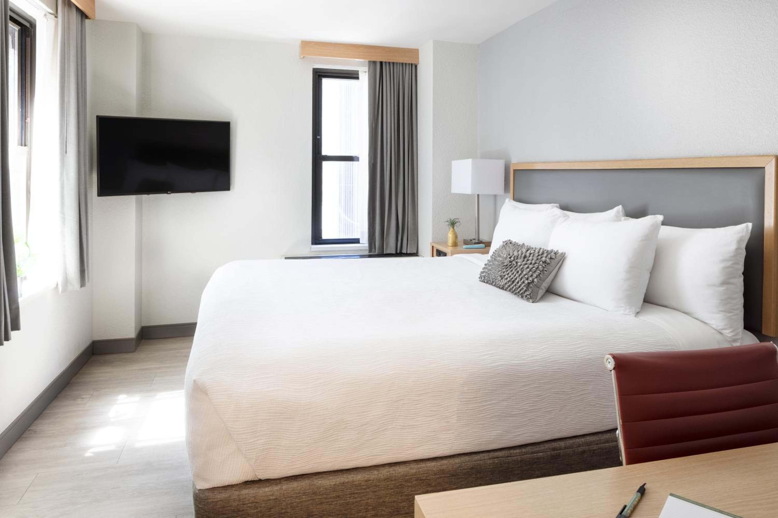 Hotel Saint Clair - Magnificent Mile: hotel room