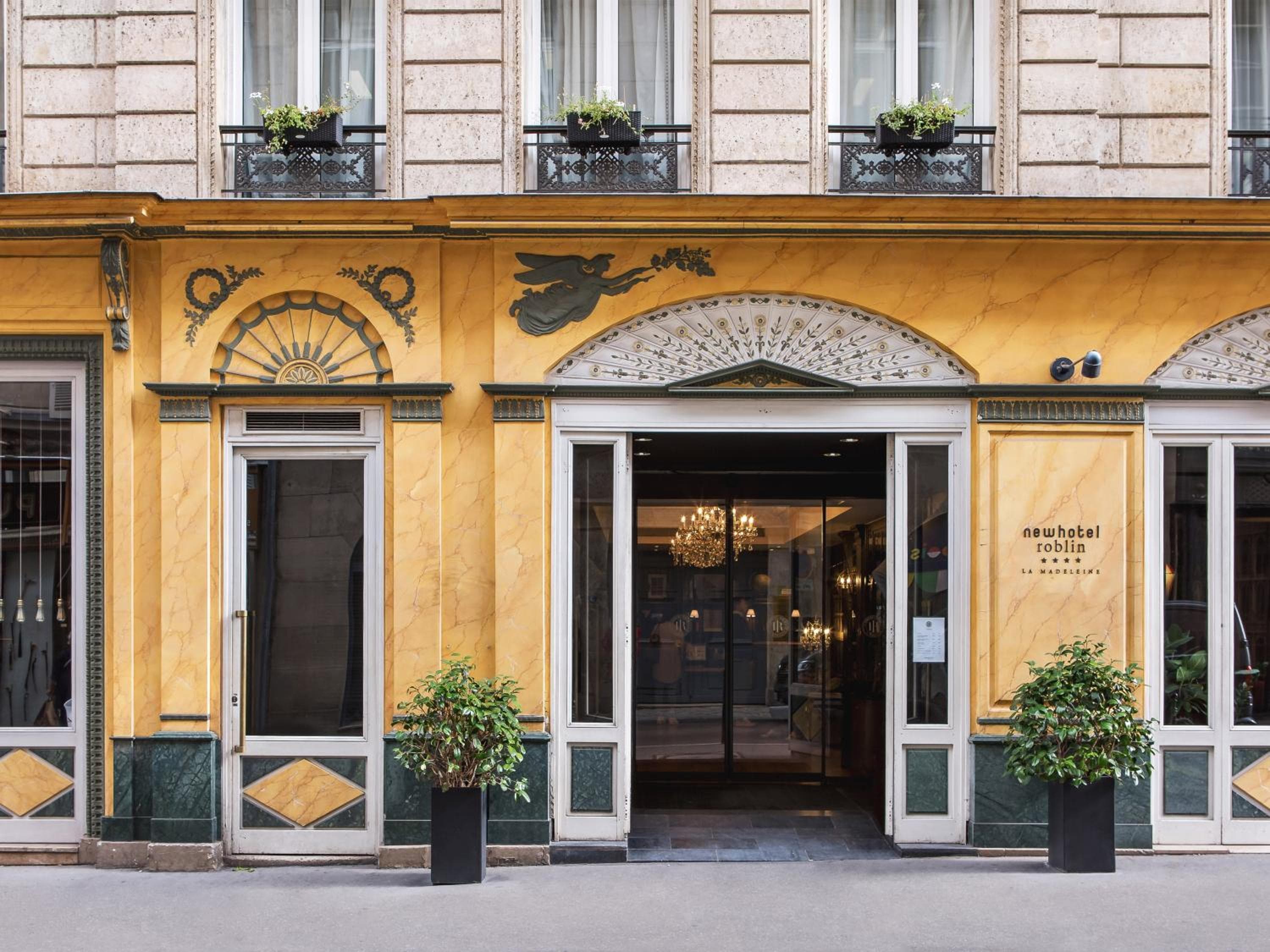 New Hotel Roblin: entrance