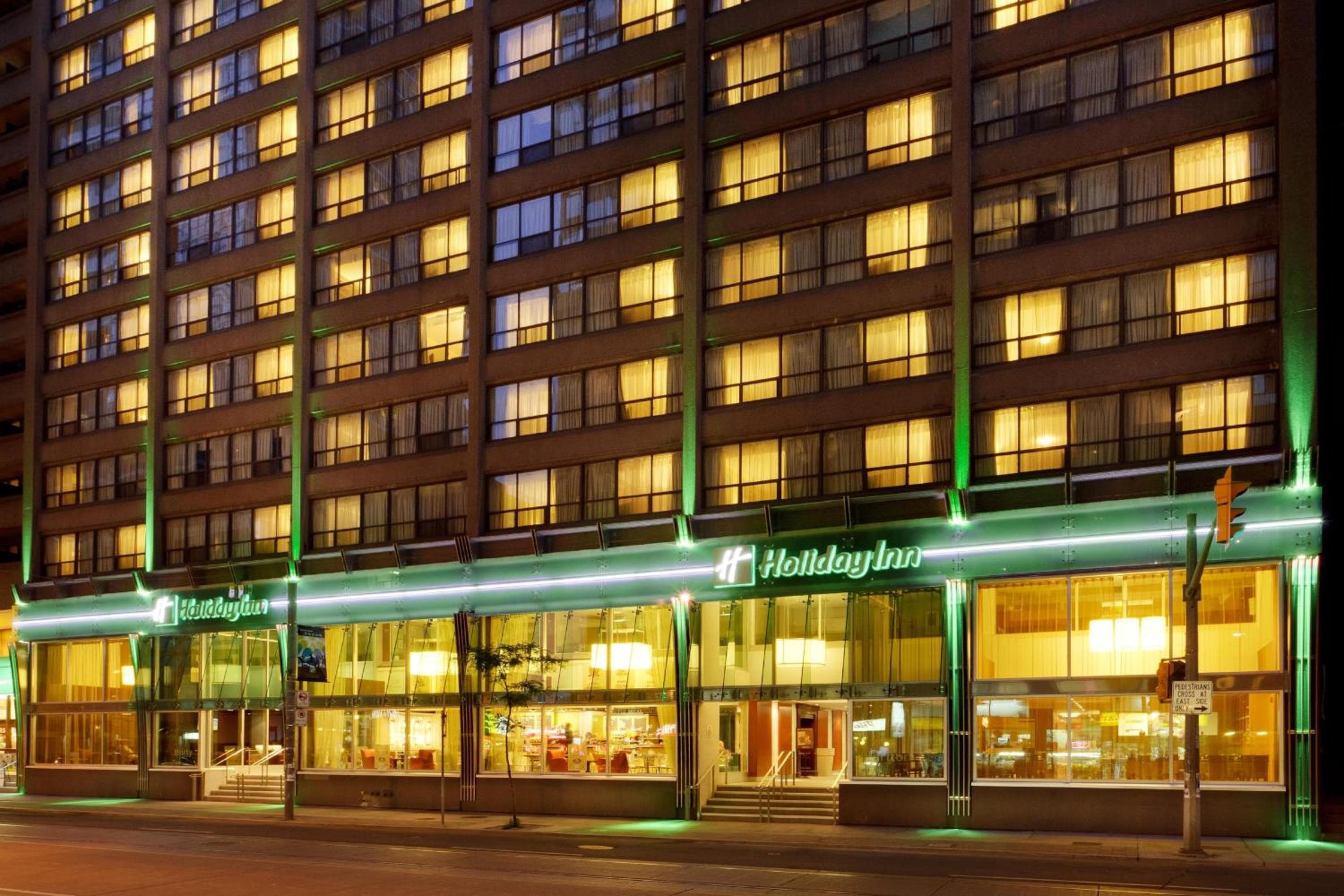 Holiday Inn Toronto Downtown Centre by IHG: building
