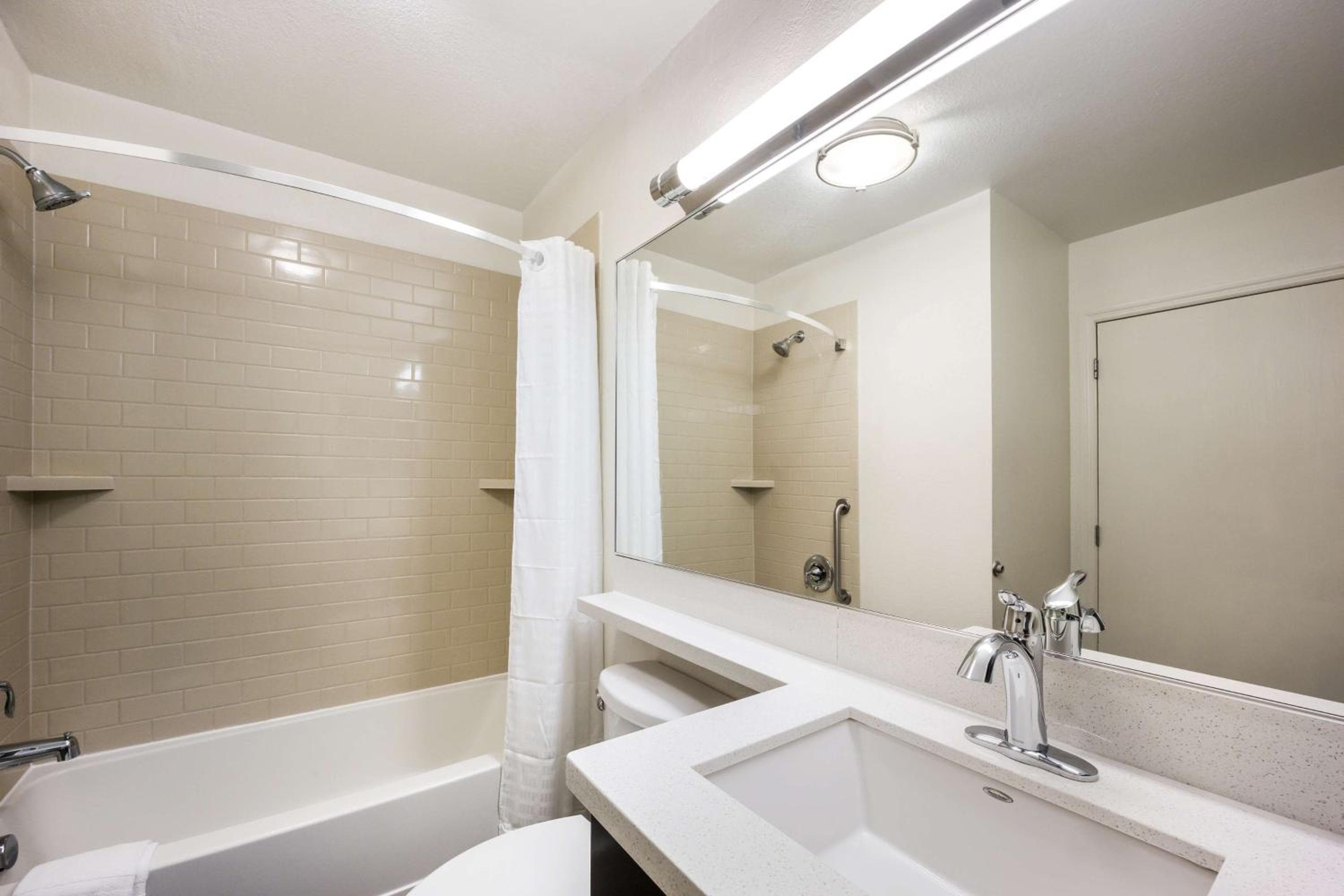 Sonesta Simply Suites Chicago O'Hare Airport