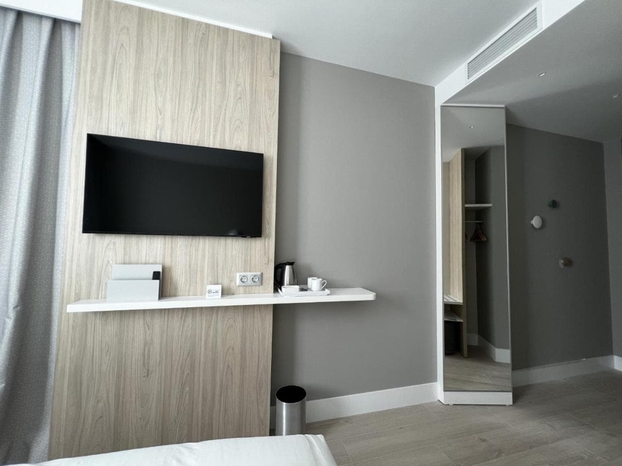 Holiday Inn Express - Madrid - Airport by IHG: hotel room