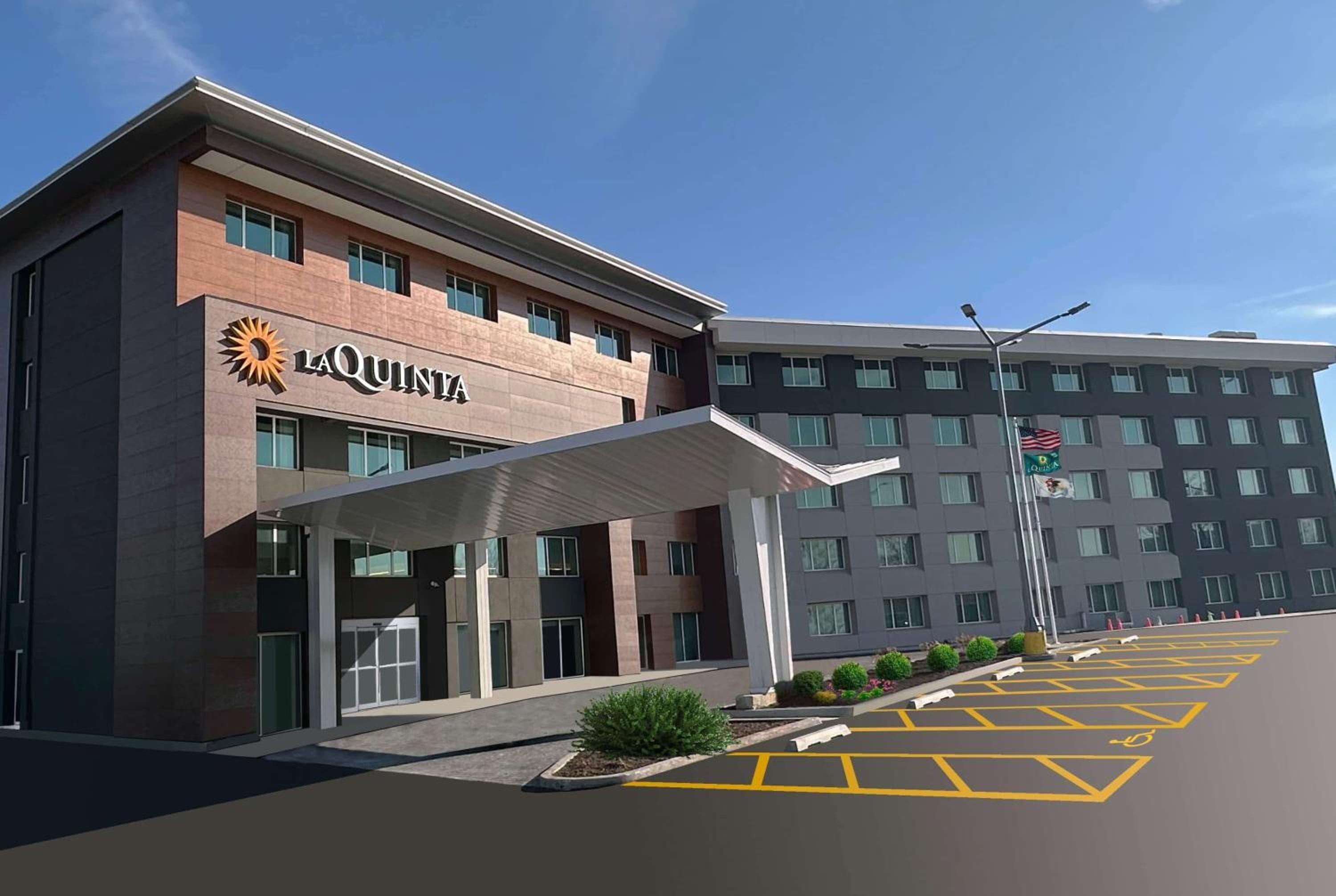 La Quinta by Wyndham Chicago O'Hare Airport: building