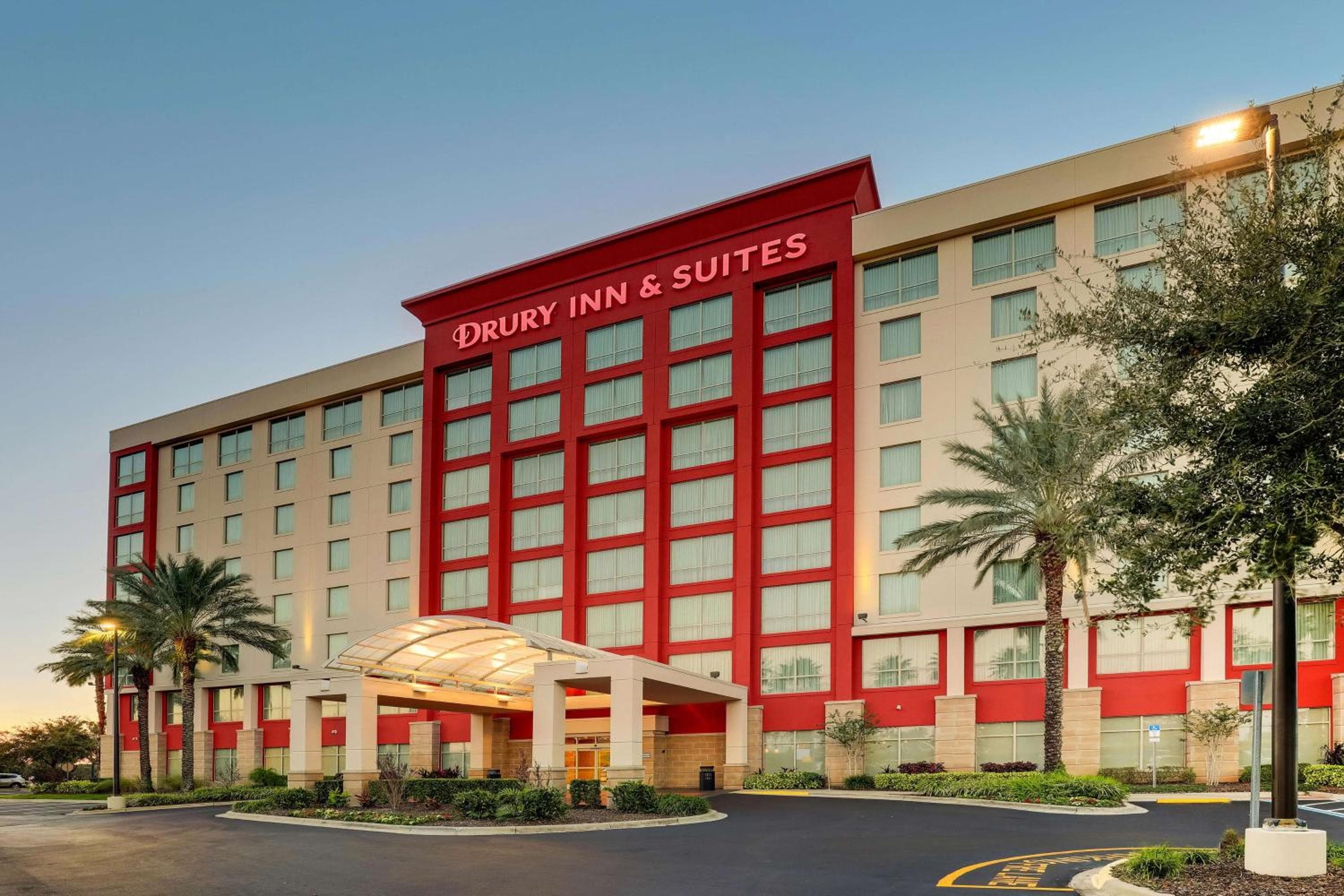 Drury Inn & Suites Orlando near Universal Orlando Resort: building