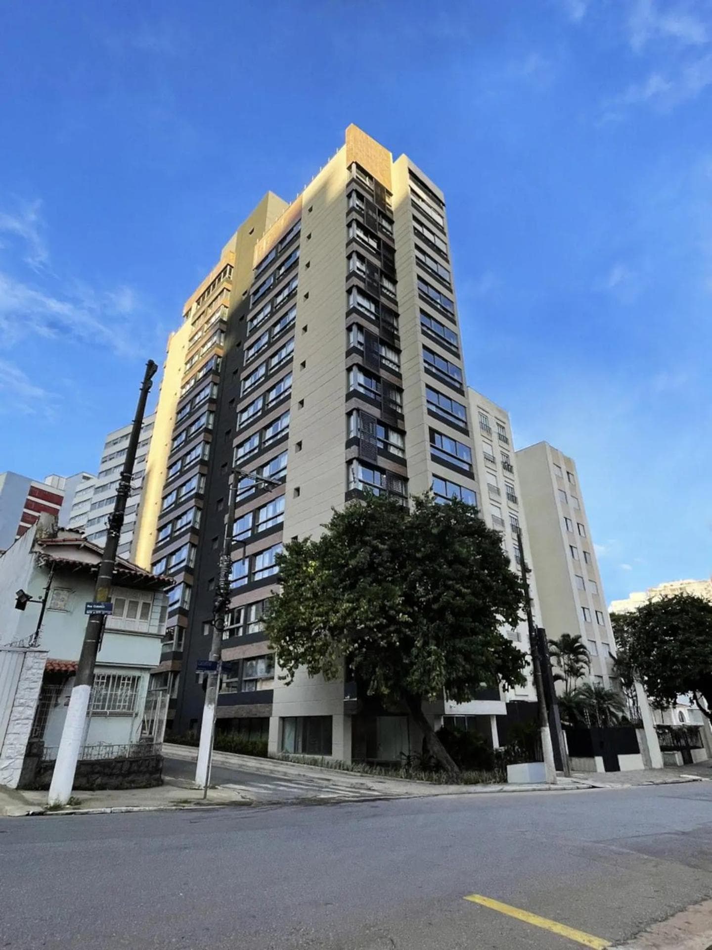 Cozzy Suites Paraíso: building