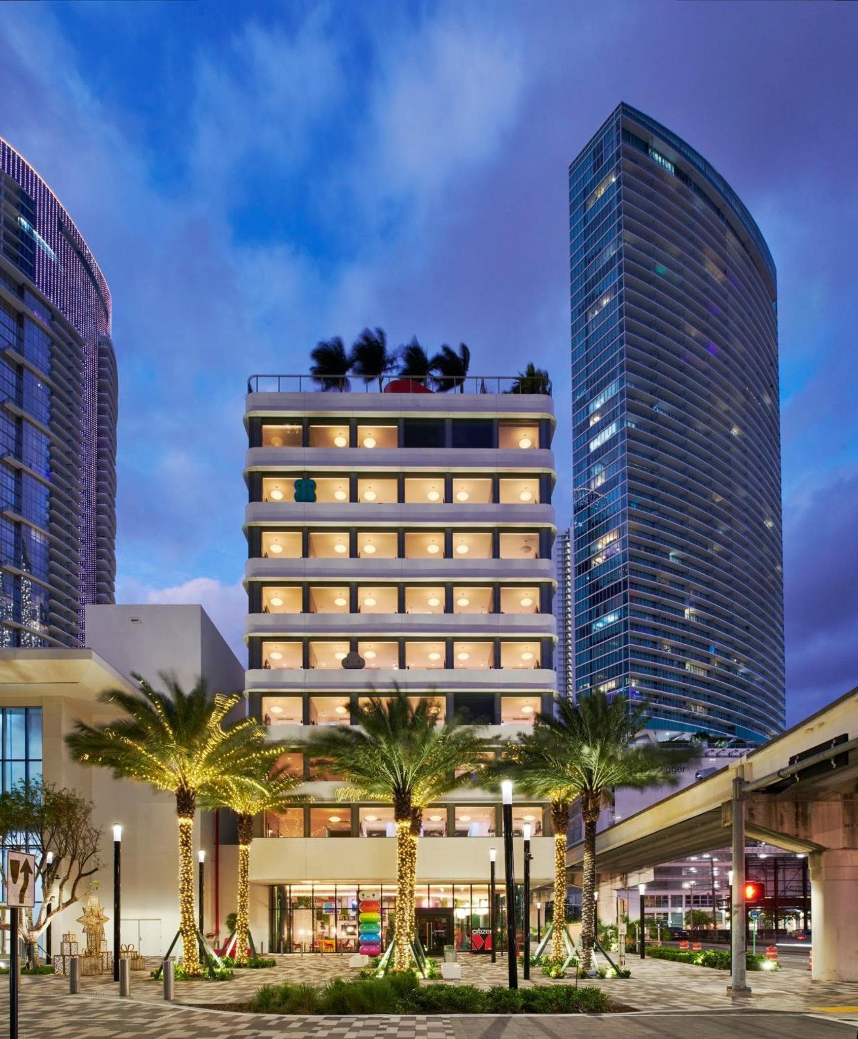 citizenM Miami Worldcenter: building