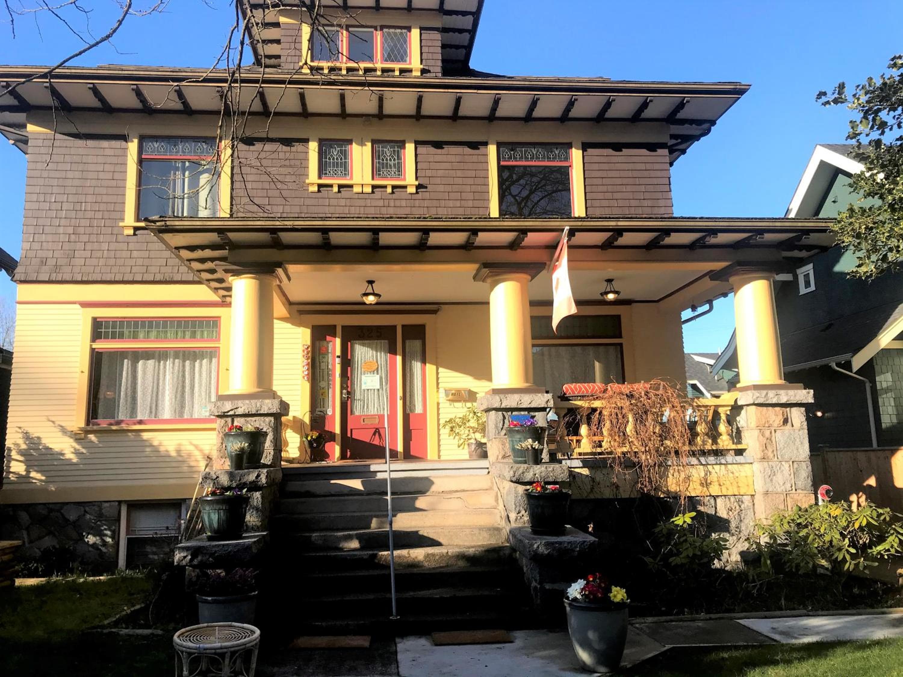 Windsor Guest House: building