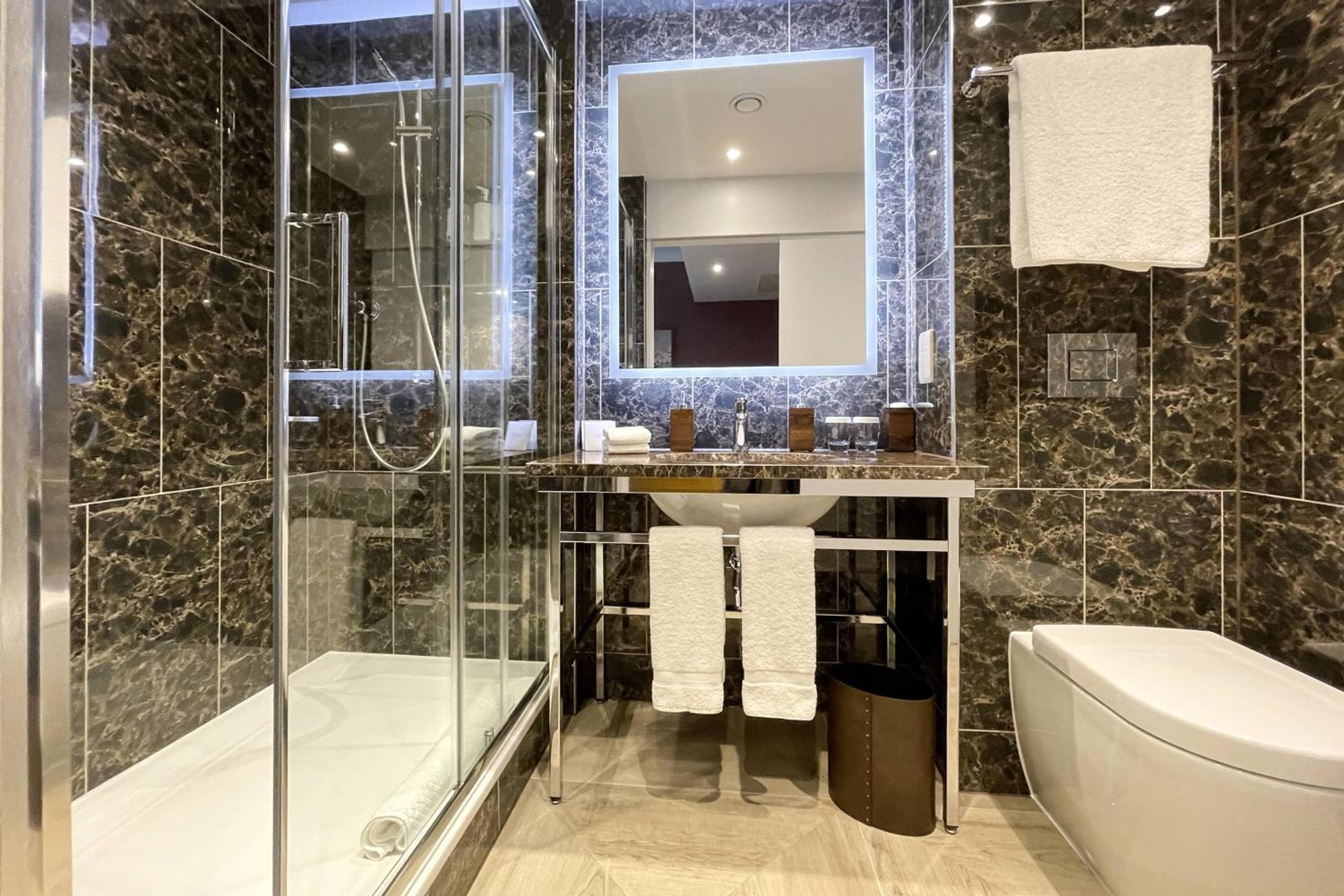 St. Ermin's Hotel, Autograph Collection: bathroom