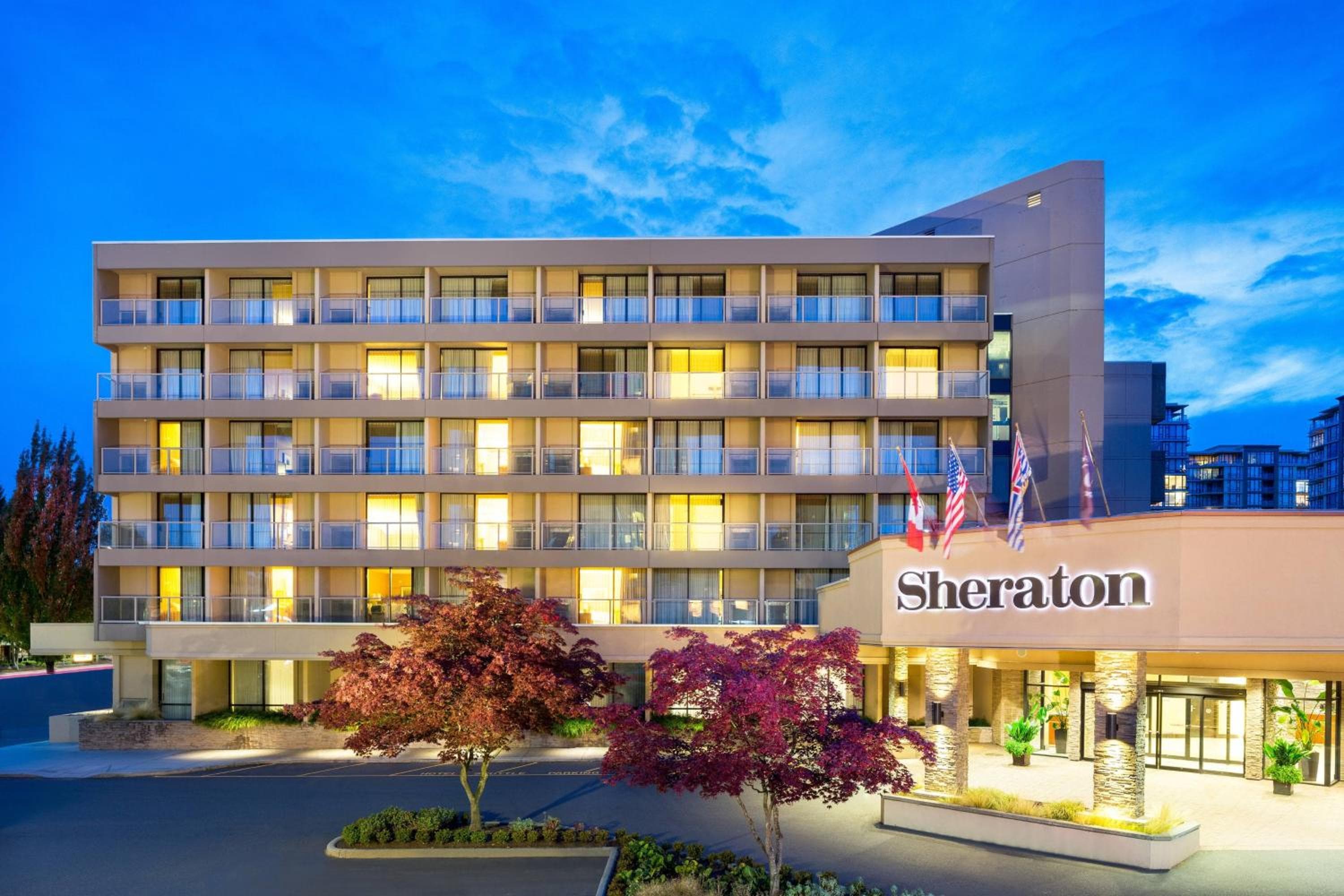 Sheraton Vancouver Airport Hotel: building