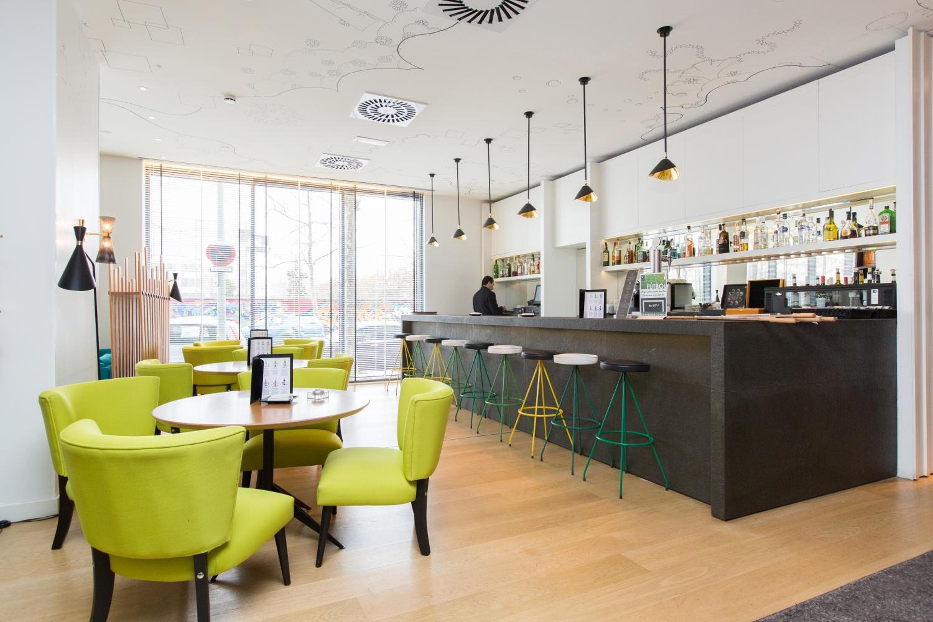 Vincci Bit: dining