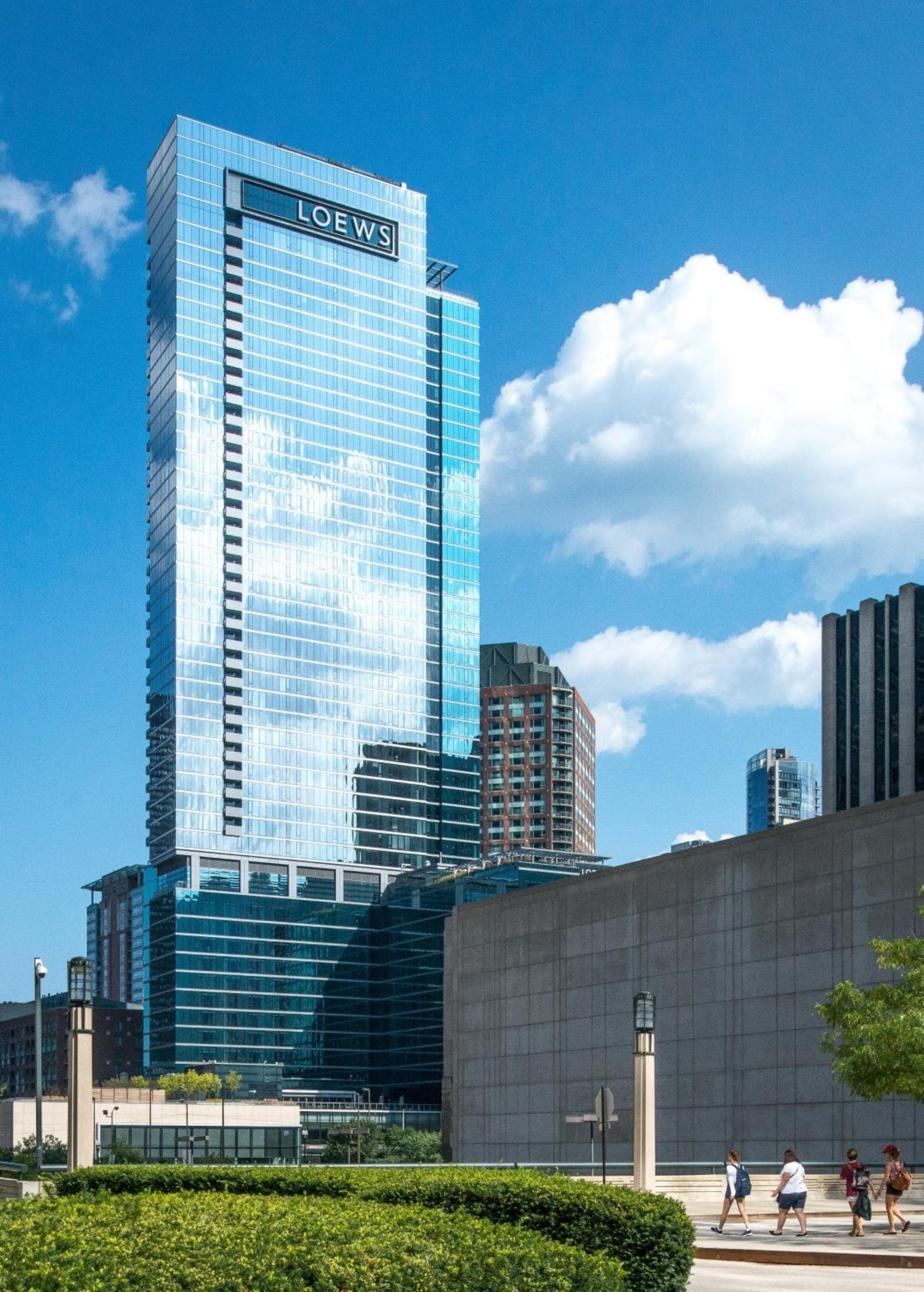 Loews Chicago Hotel: building