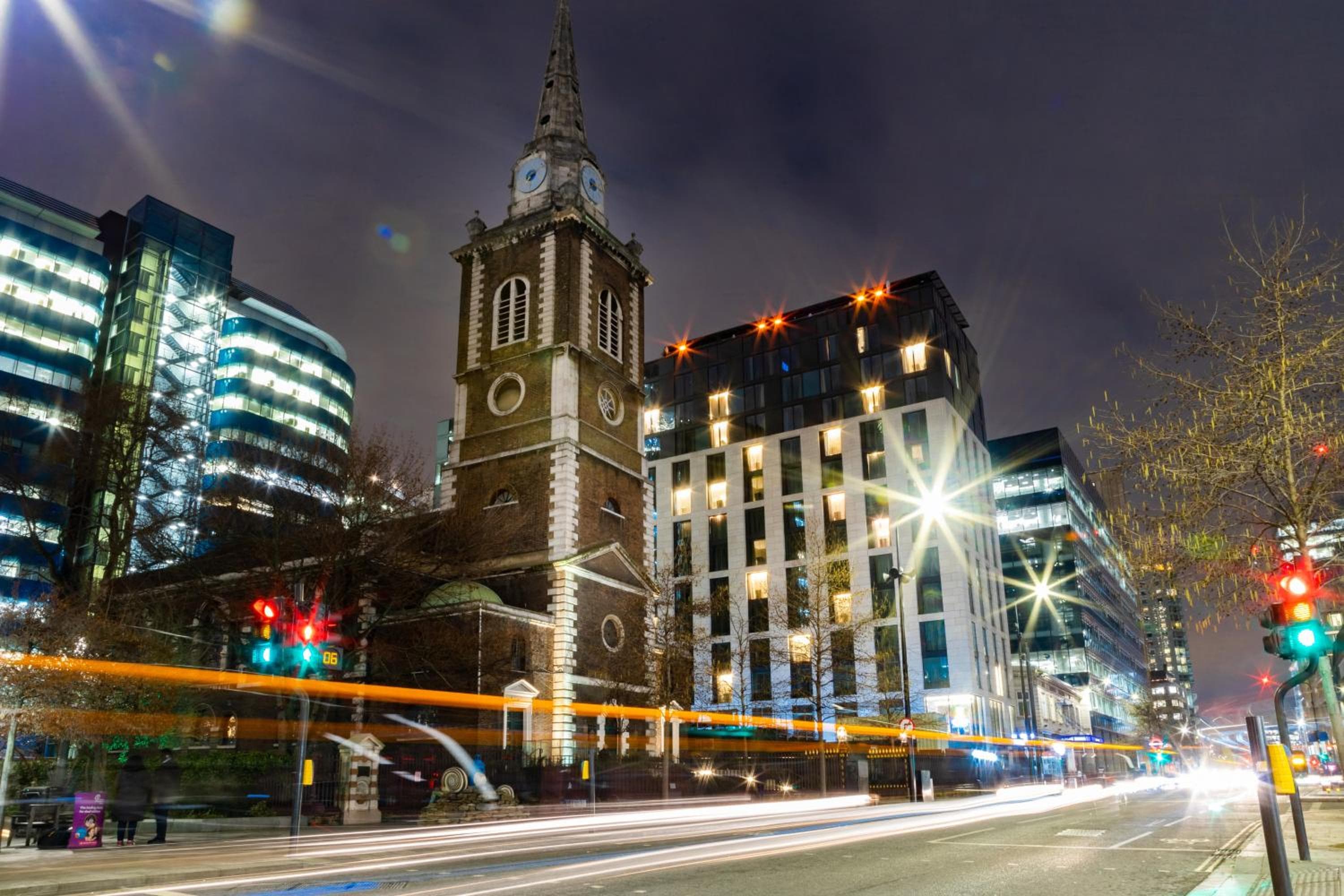 Leonardo Hotel London Aldgate - formerly Hotel Saint: building