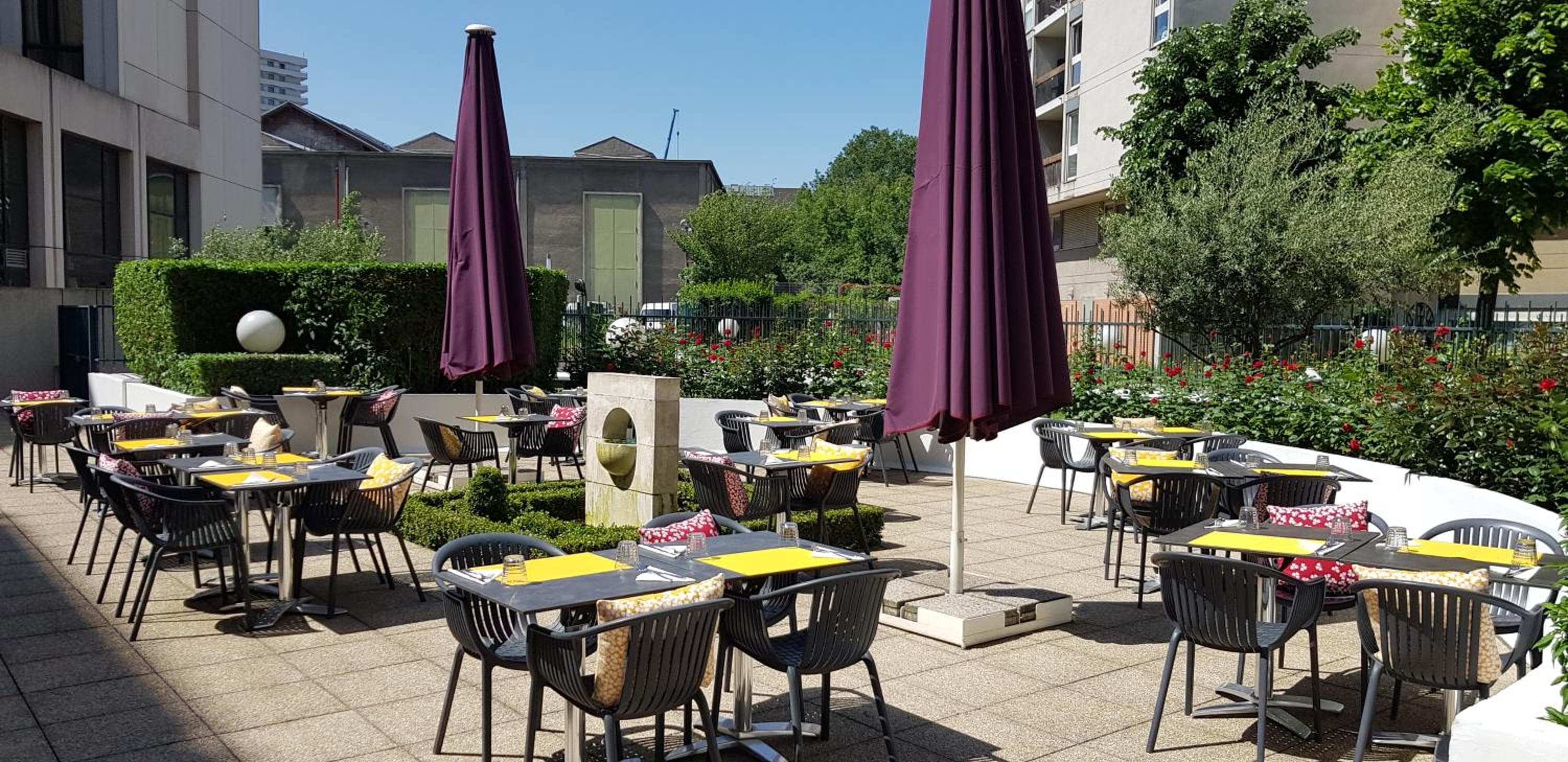 B&B HOTEL Paris 17 Batignolles: balance & terrace