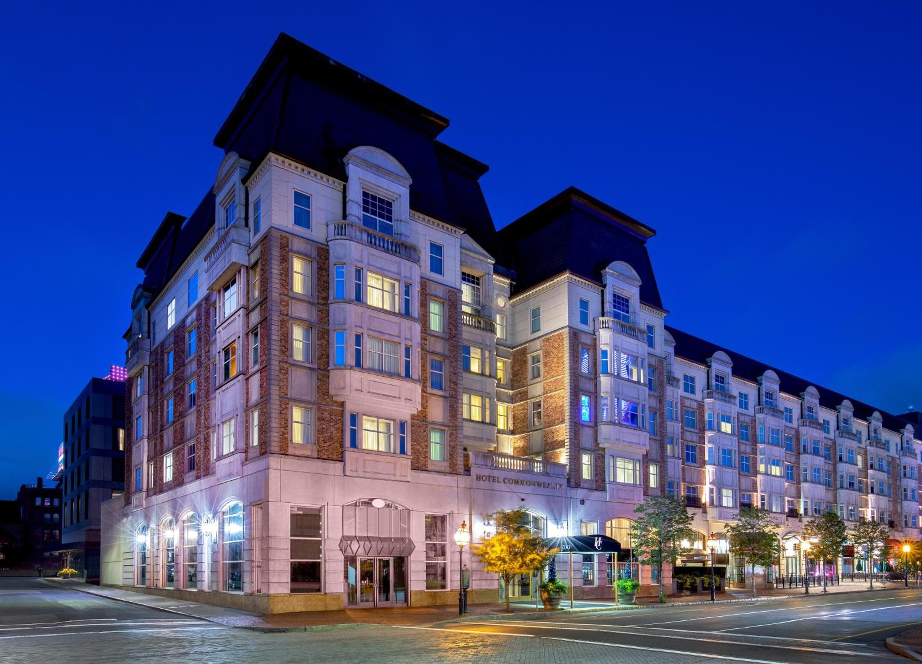Hotel Commonwealth: building
