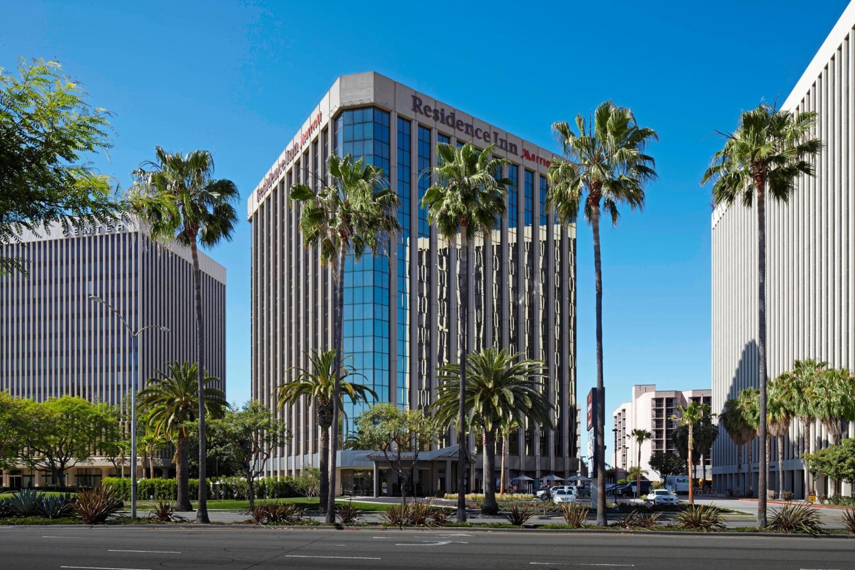 Residence Inn by Marriott Los Angeles LAX/Century Boulevard: building