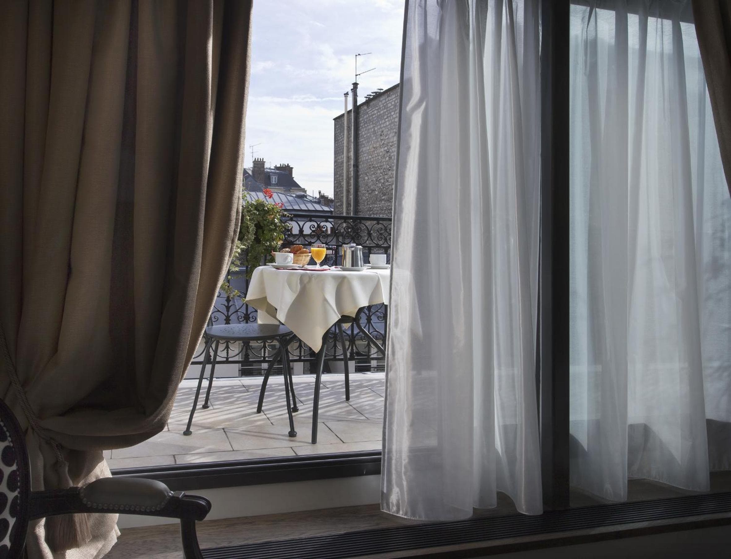 Hôtel Saint-Pétersbourg Opéra & Spa: balance & terrace