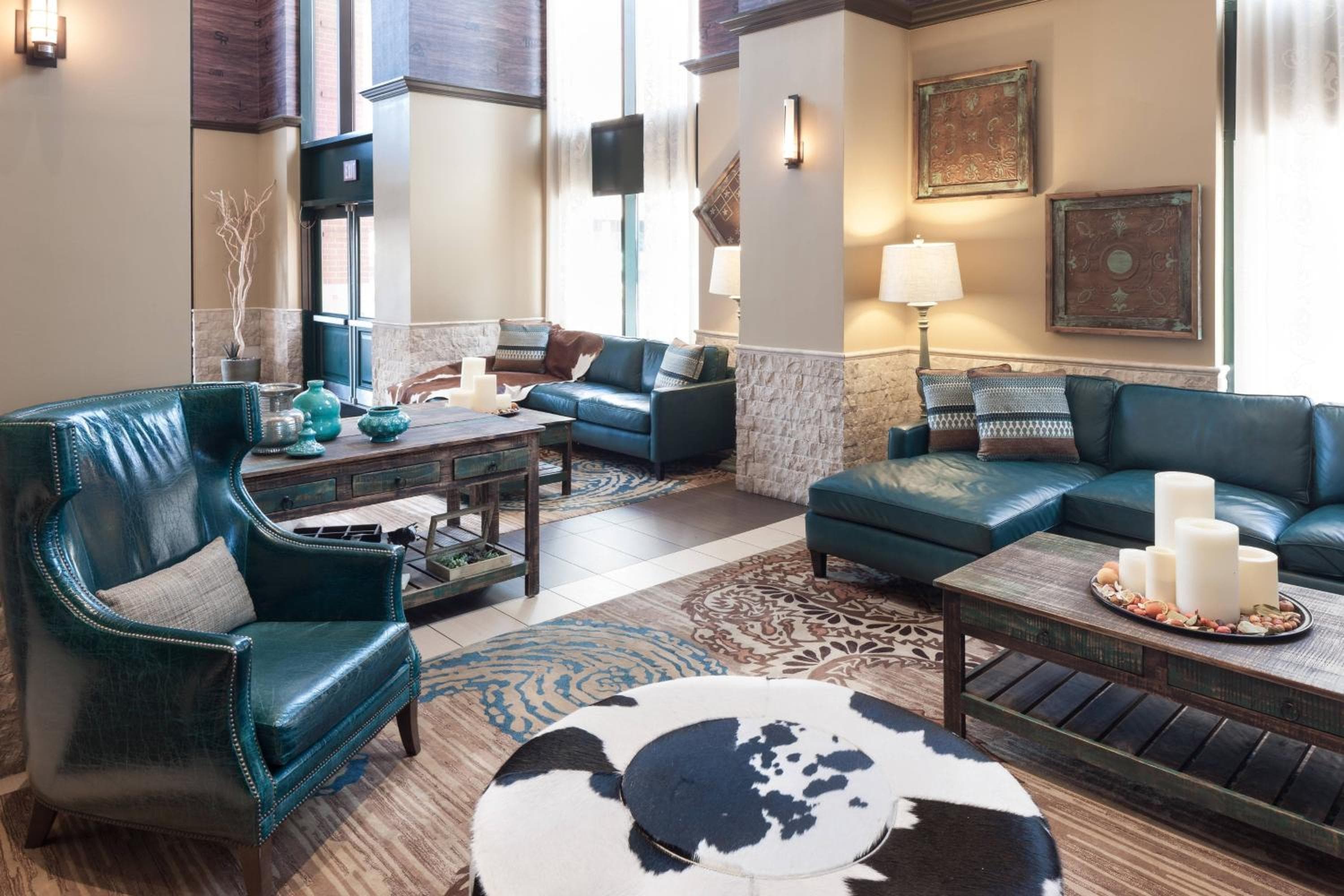 SpringHill Suites by Marriott Dallas Downtown / West End: lounge