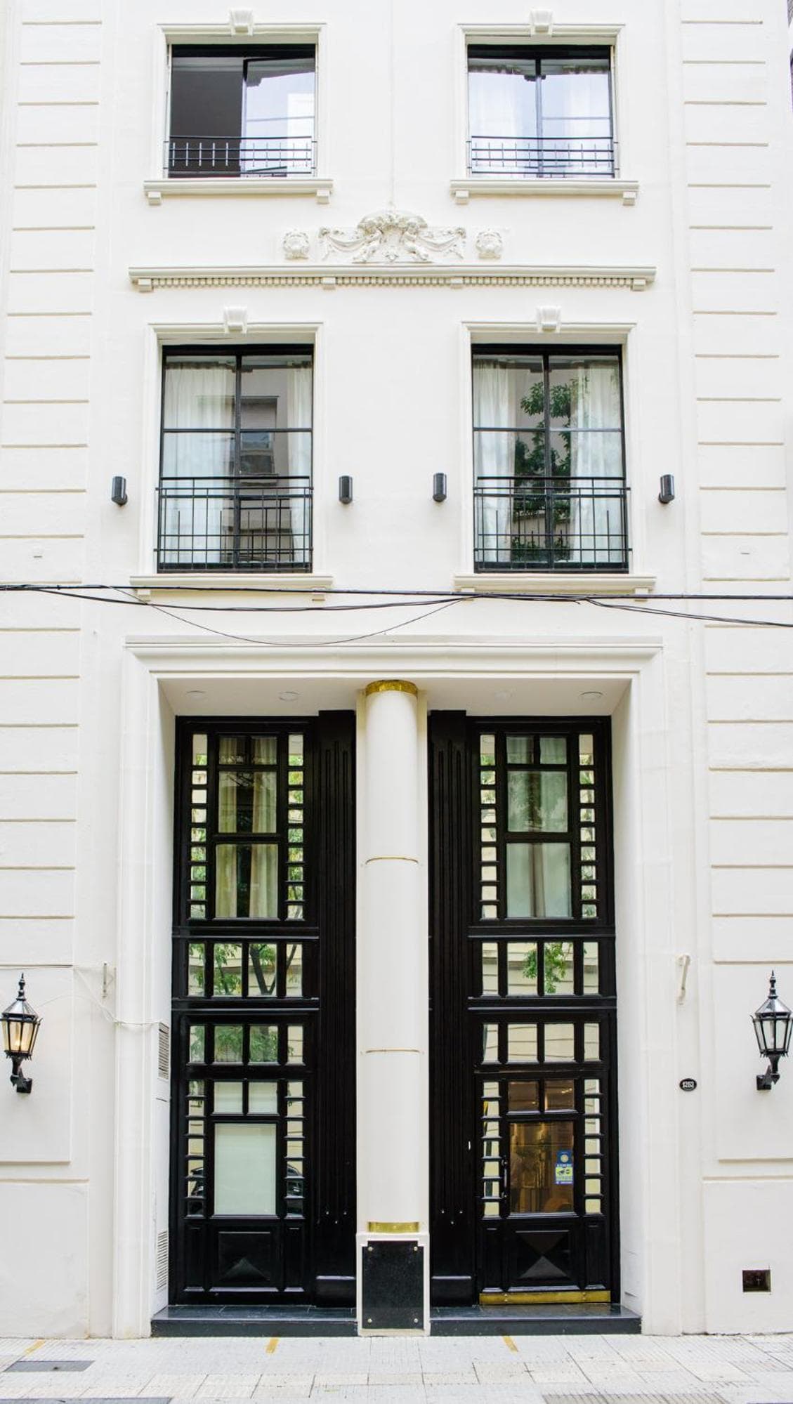 1253 Recoleta Small Hotel: building