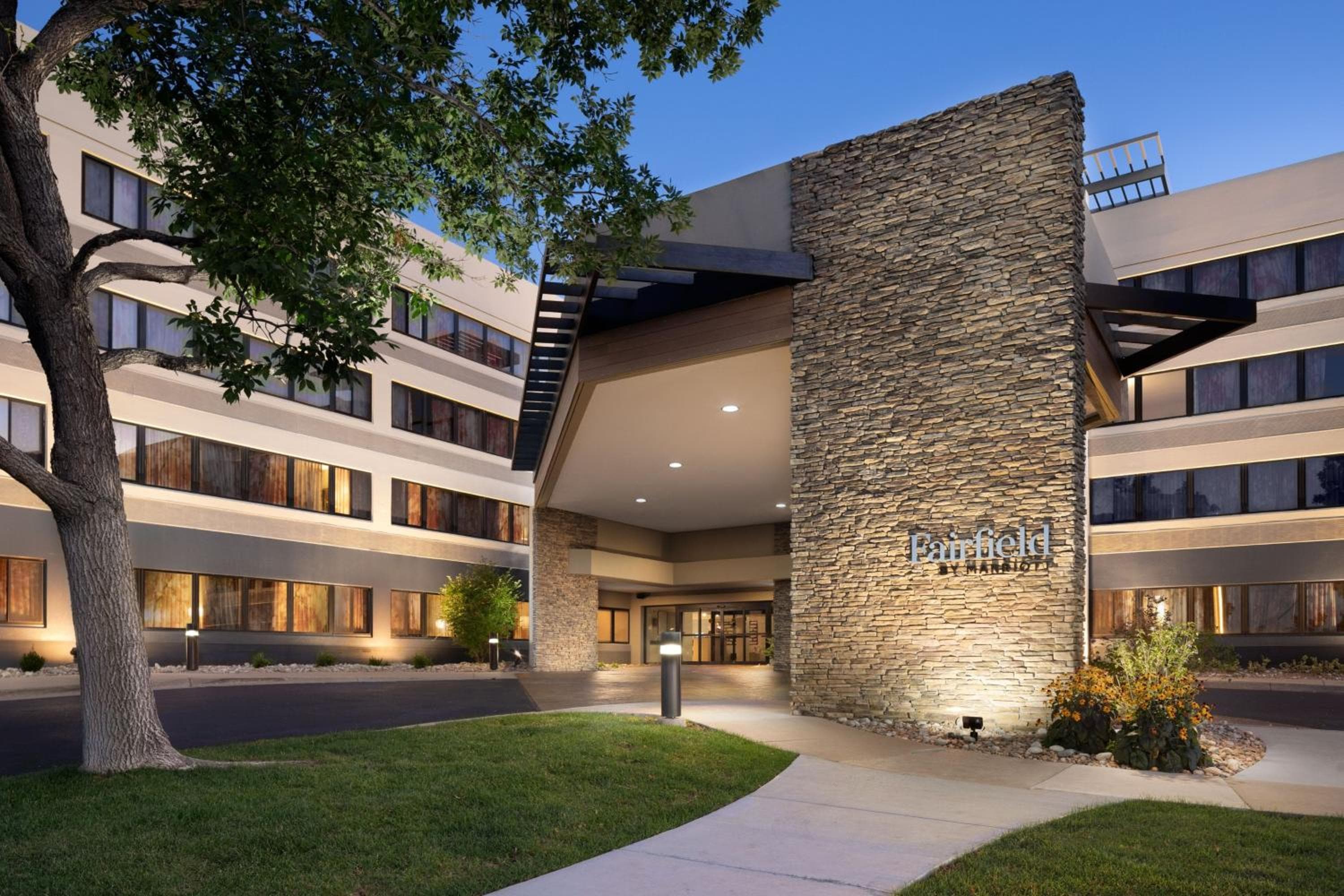 Fairfield Inn & Suites by Marriott Denver Southwest/Lakewood: building