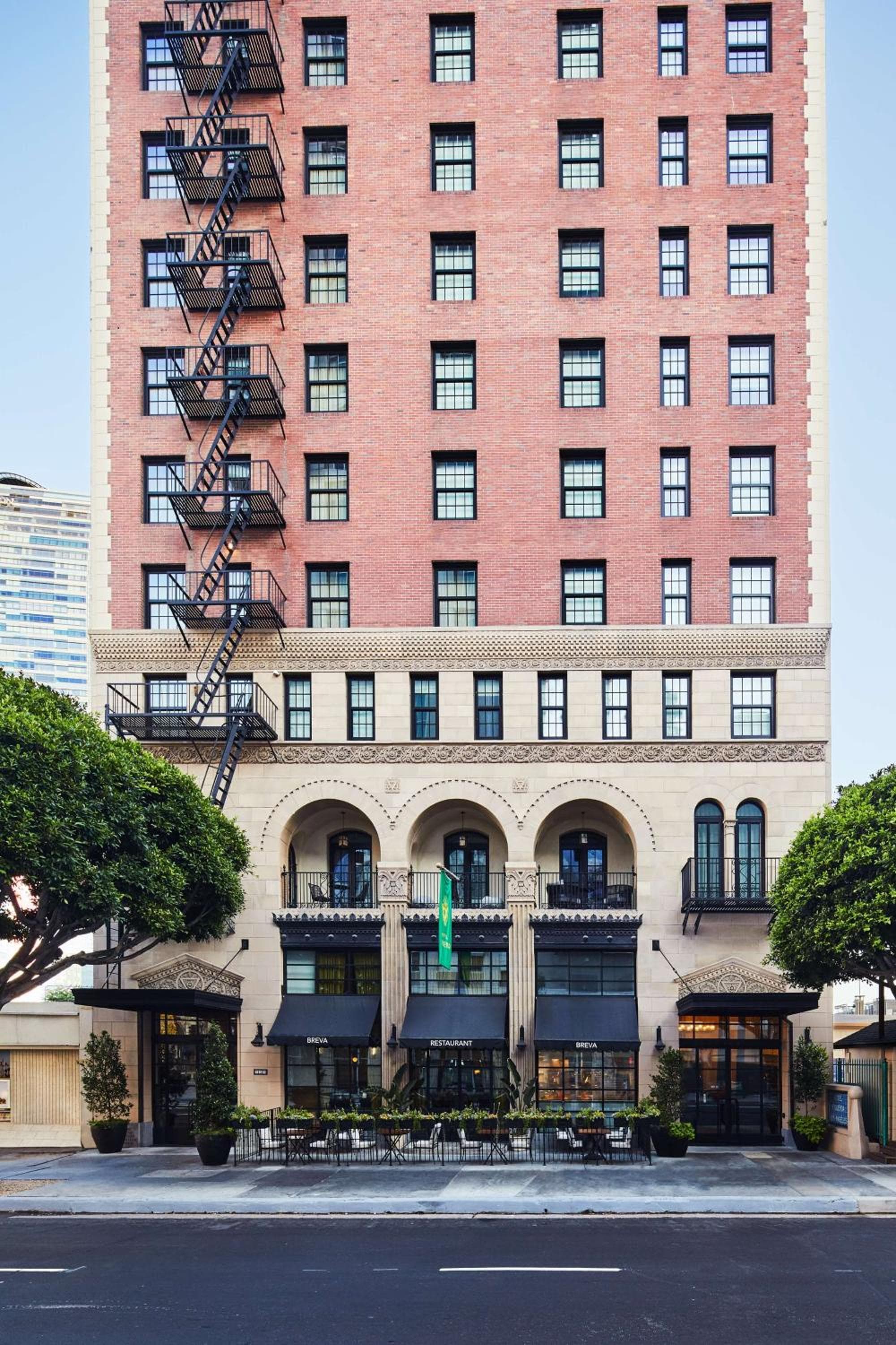 Hotel Figueroa, Unbound Collection by Hyatt: building