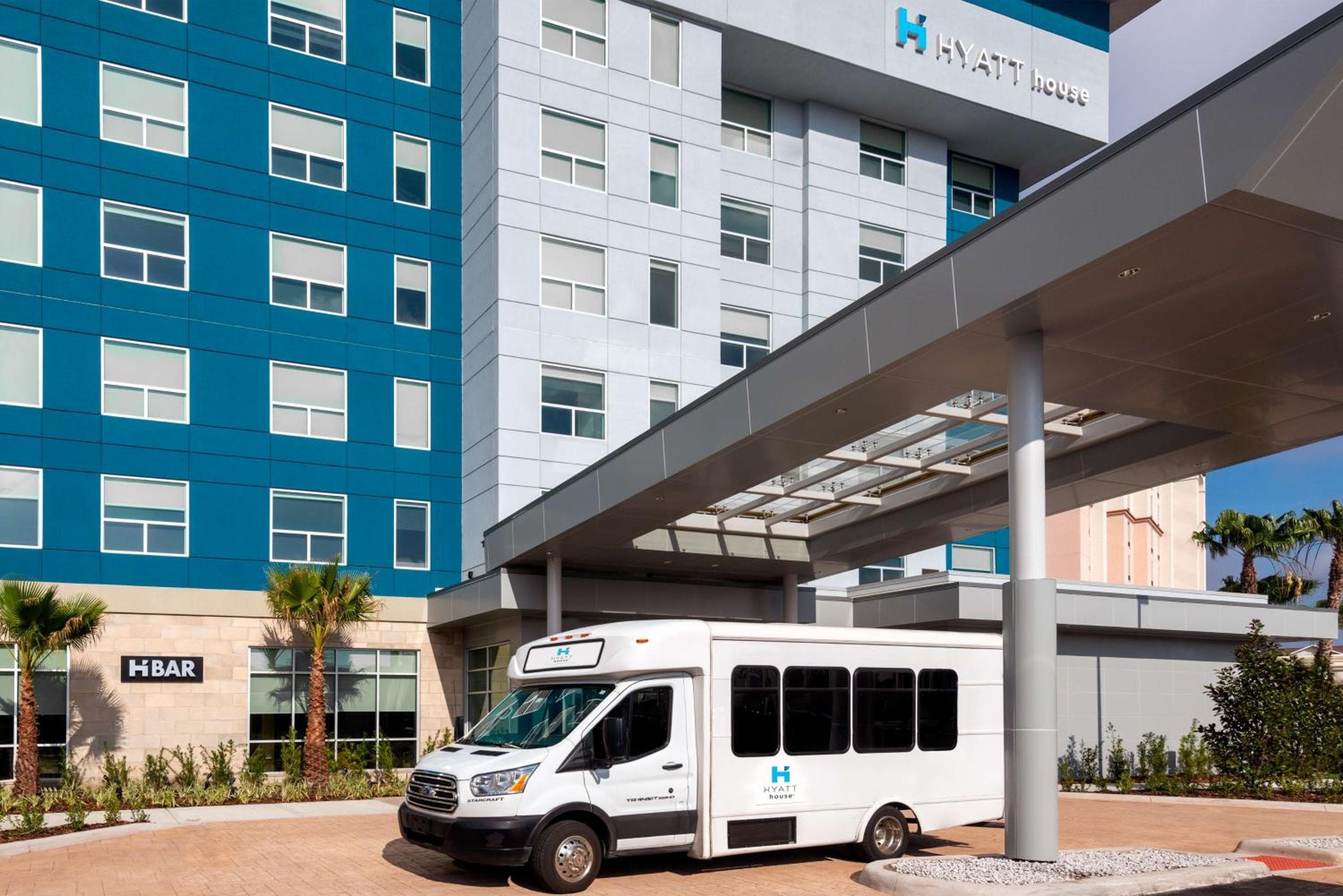 Hyatt House Orlando Airport: building