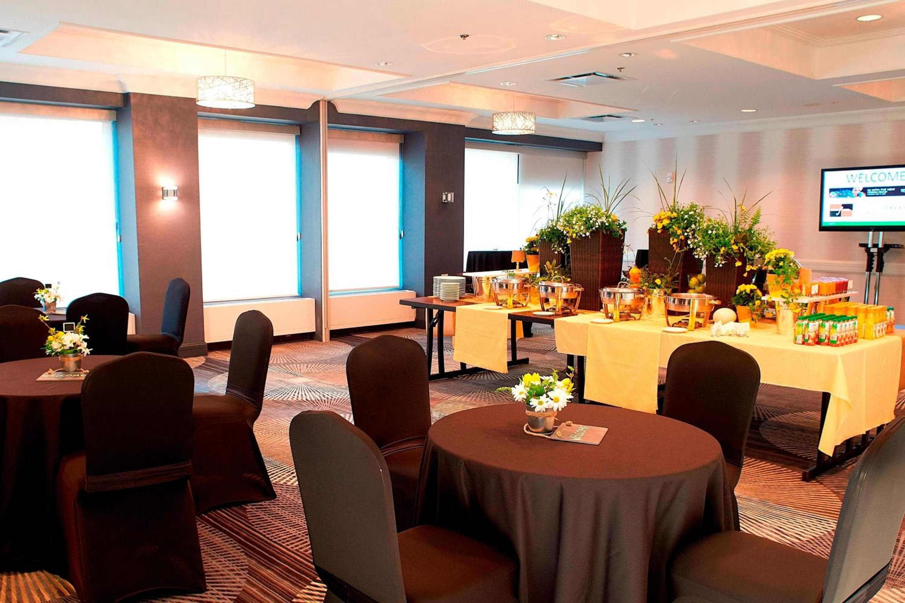 Courtyard by Marriott Toronto Downtown