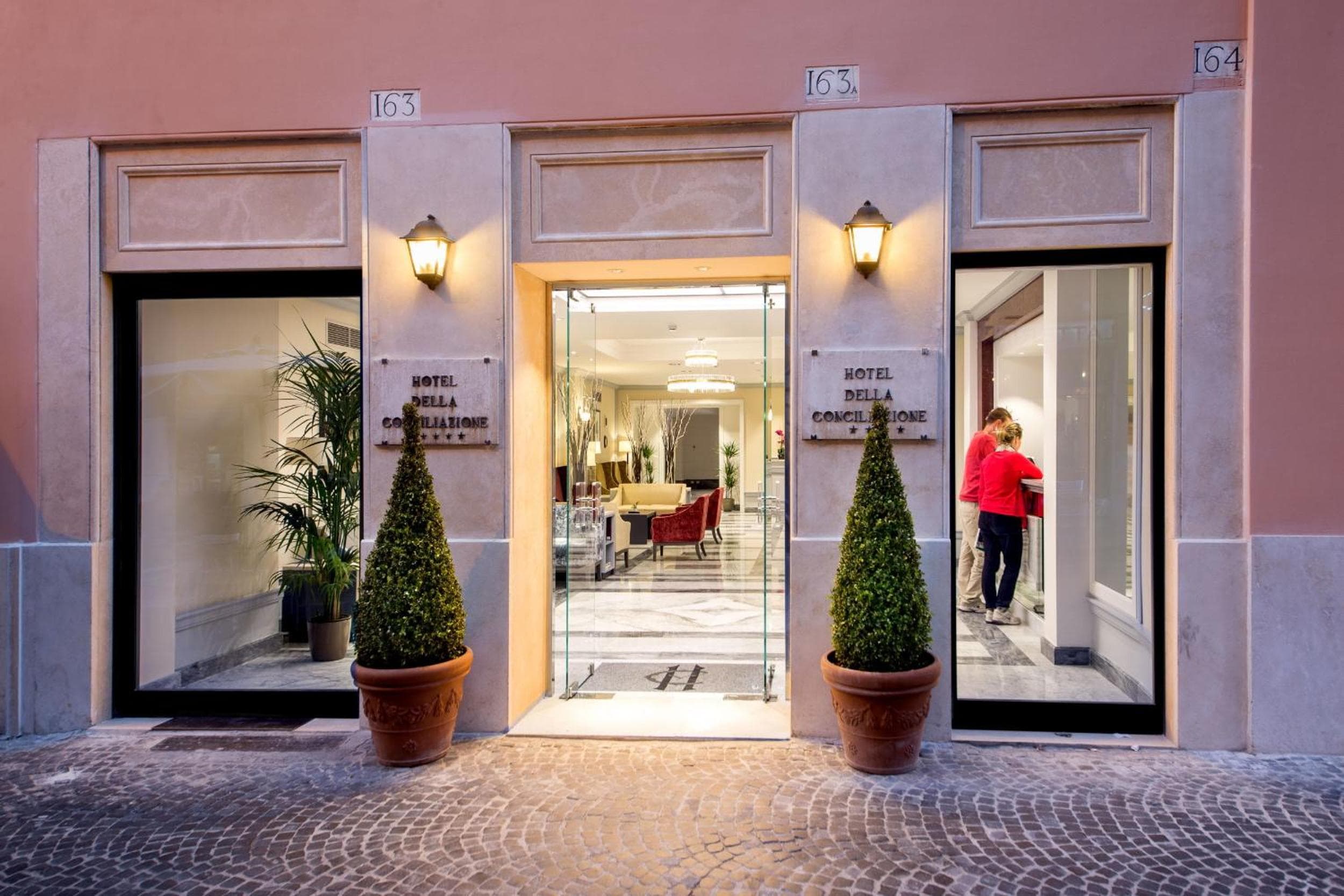 Hotel Della Conciliazione: building