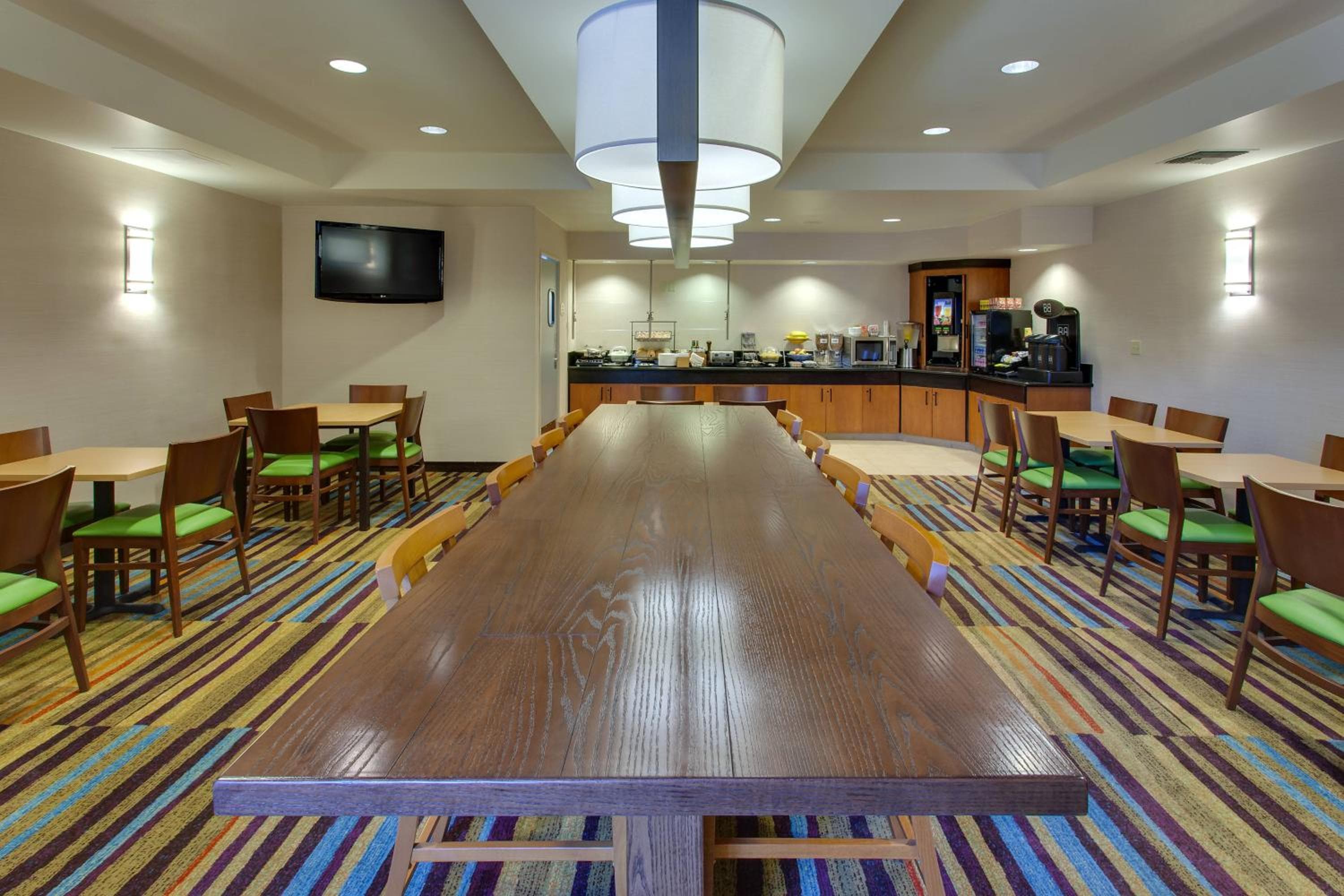 Fairfield Inn & Suites by Marriott San Francisco Airport: dining