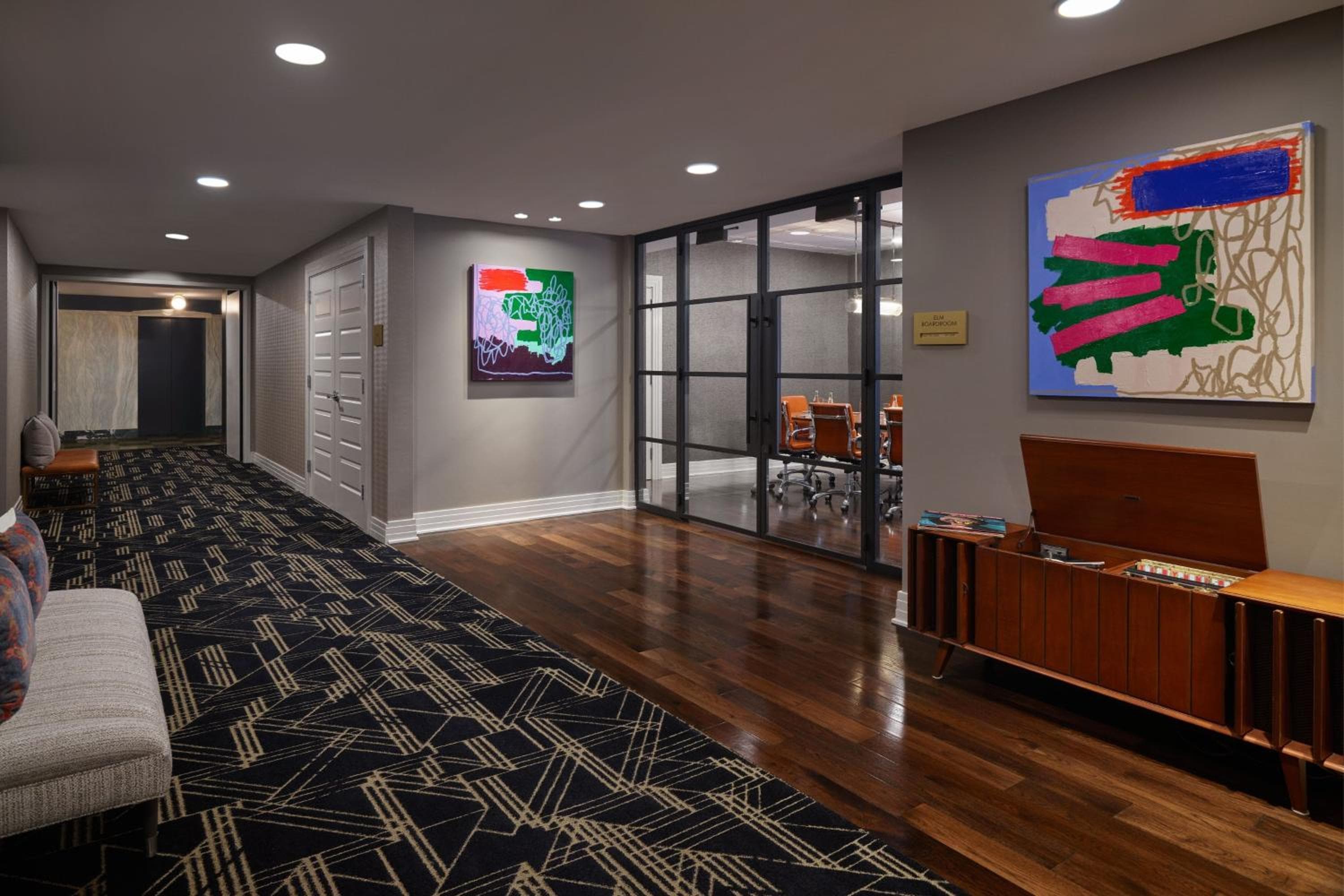 Renaissance Saint Elm Dallas Downtown Hotel