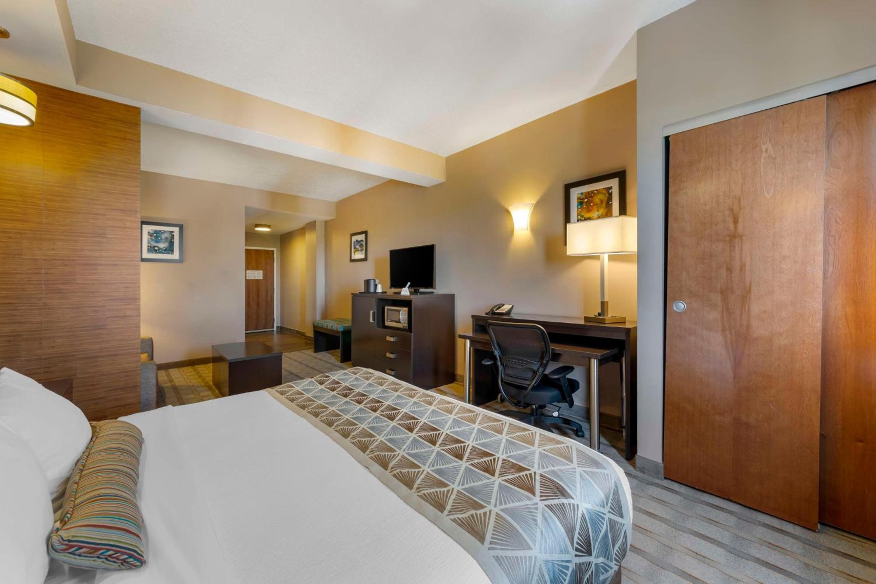 Best Western Plus Miami Executive Airport Hotel and Suites