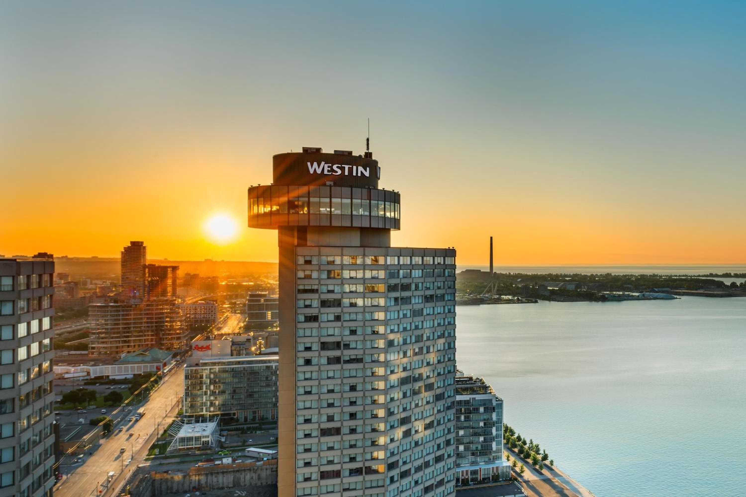 The Westin Harbour Castle, Toronto: building