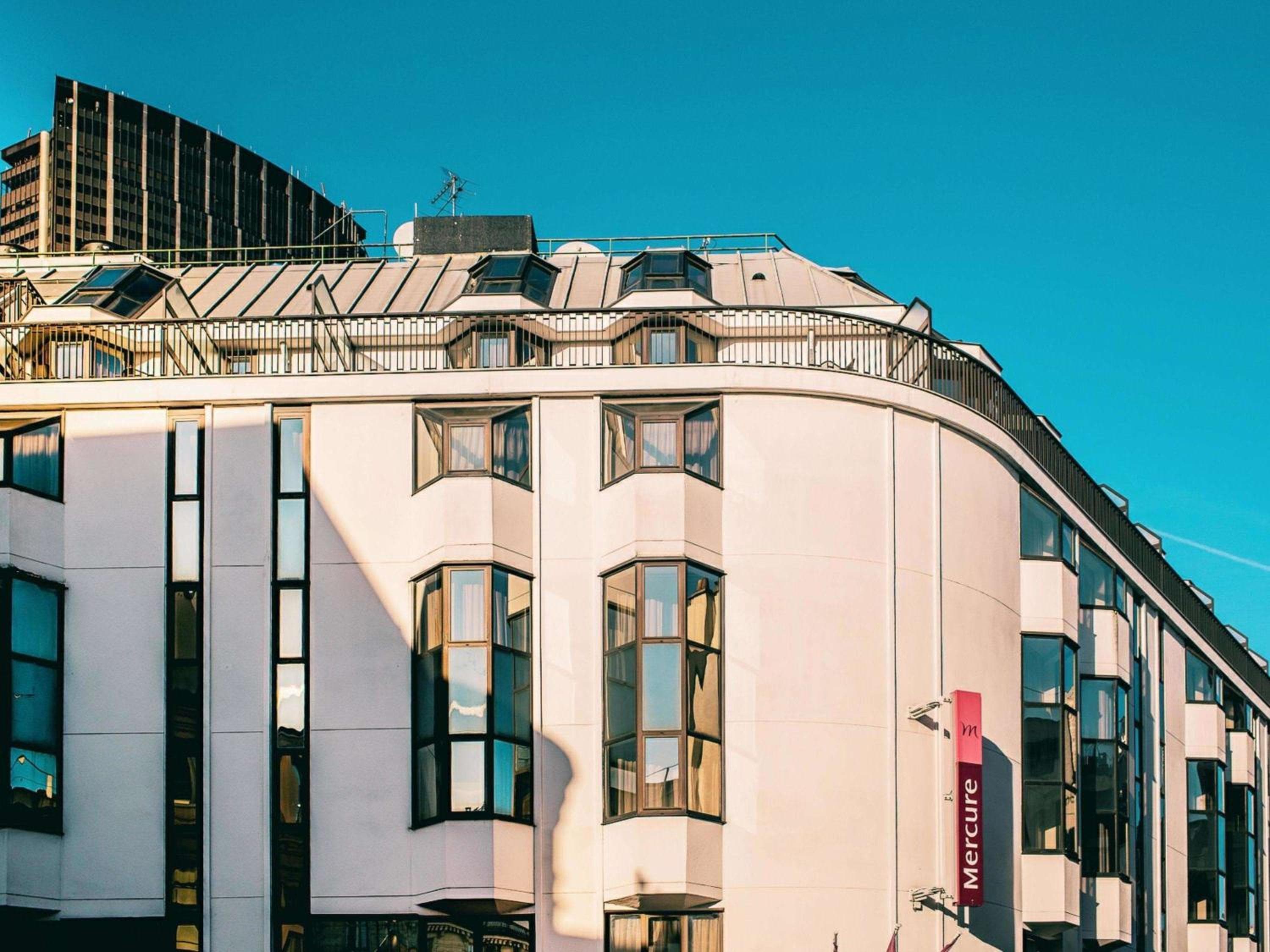 Mercure Paris Centre Gare Montparnasse: building
