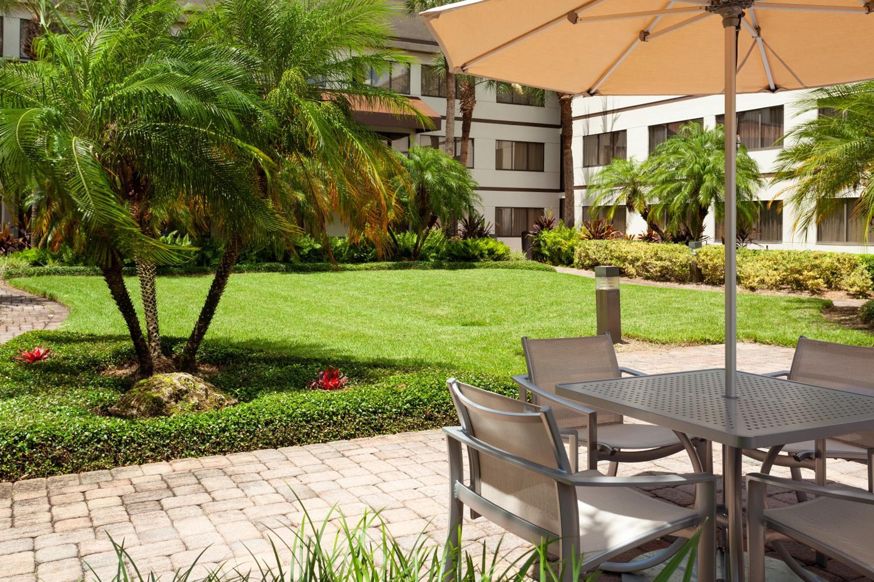 Sheraton Suites Orlando Airport Hotel: activities & amenities
