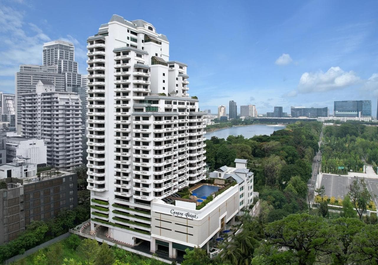 Centre Point Sukhumvit 10: building
