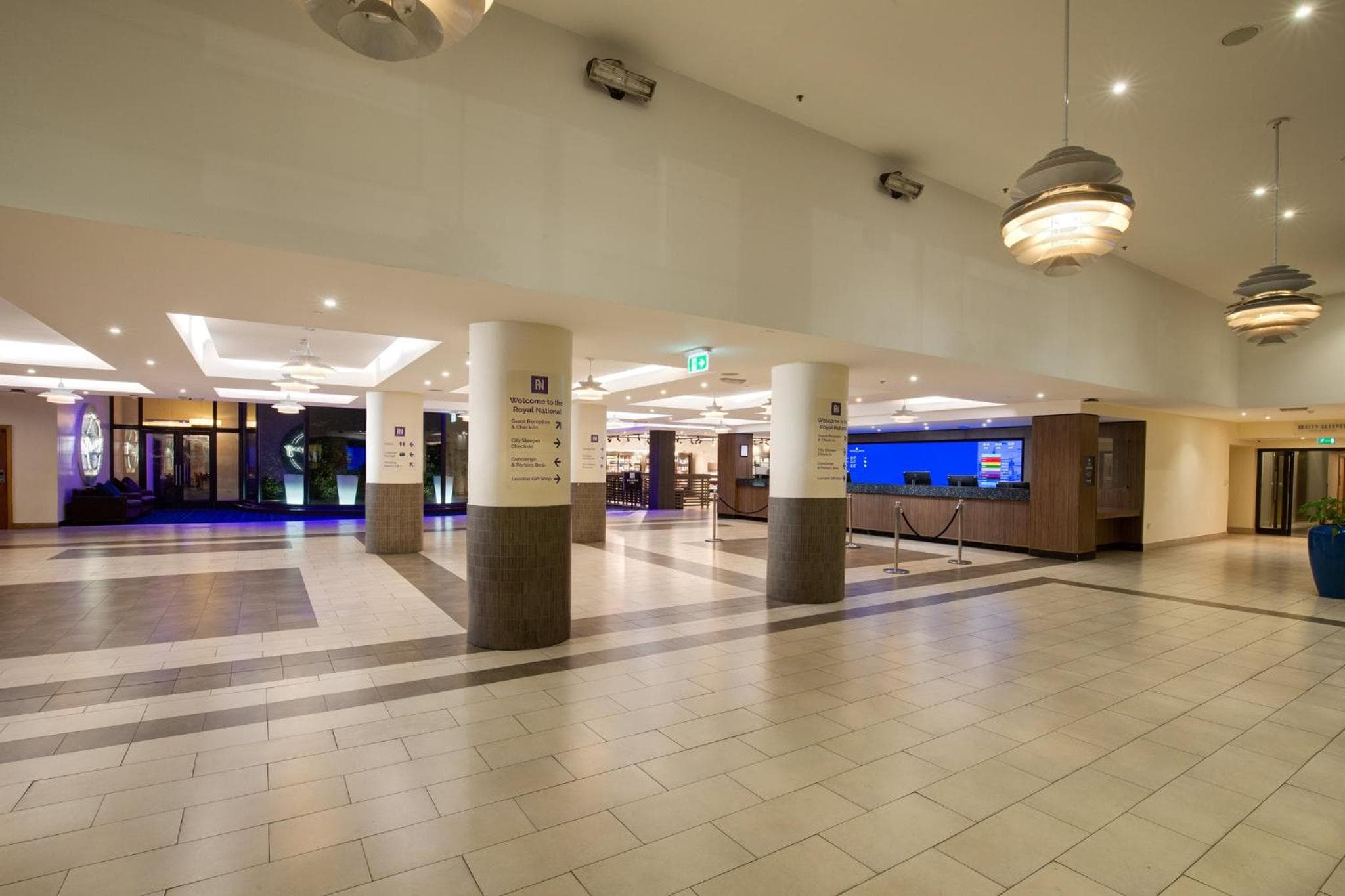 Royal National Hotel: recepcion & lobby