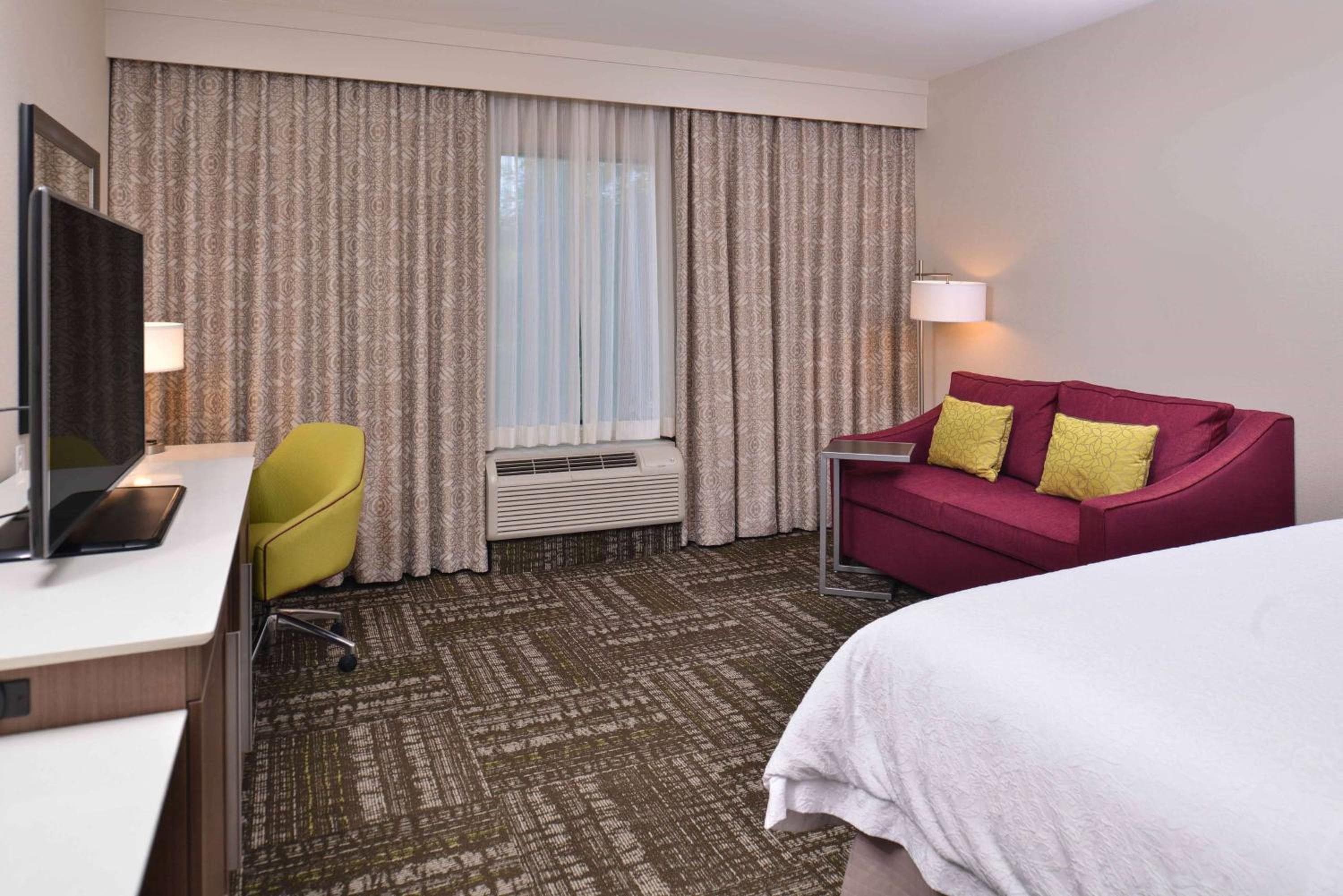 Hampton Inn & Suites Dallas Market Center