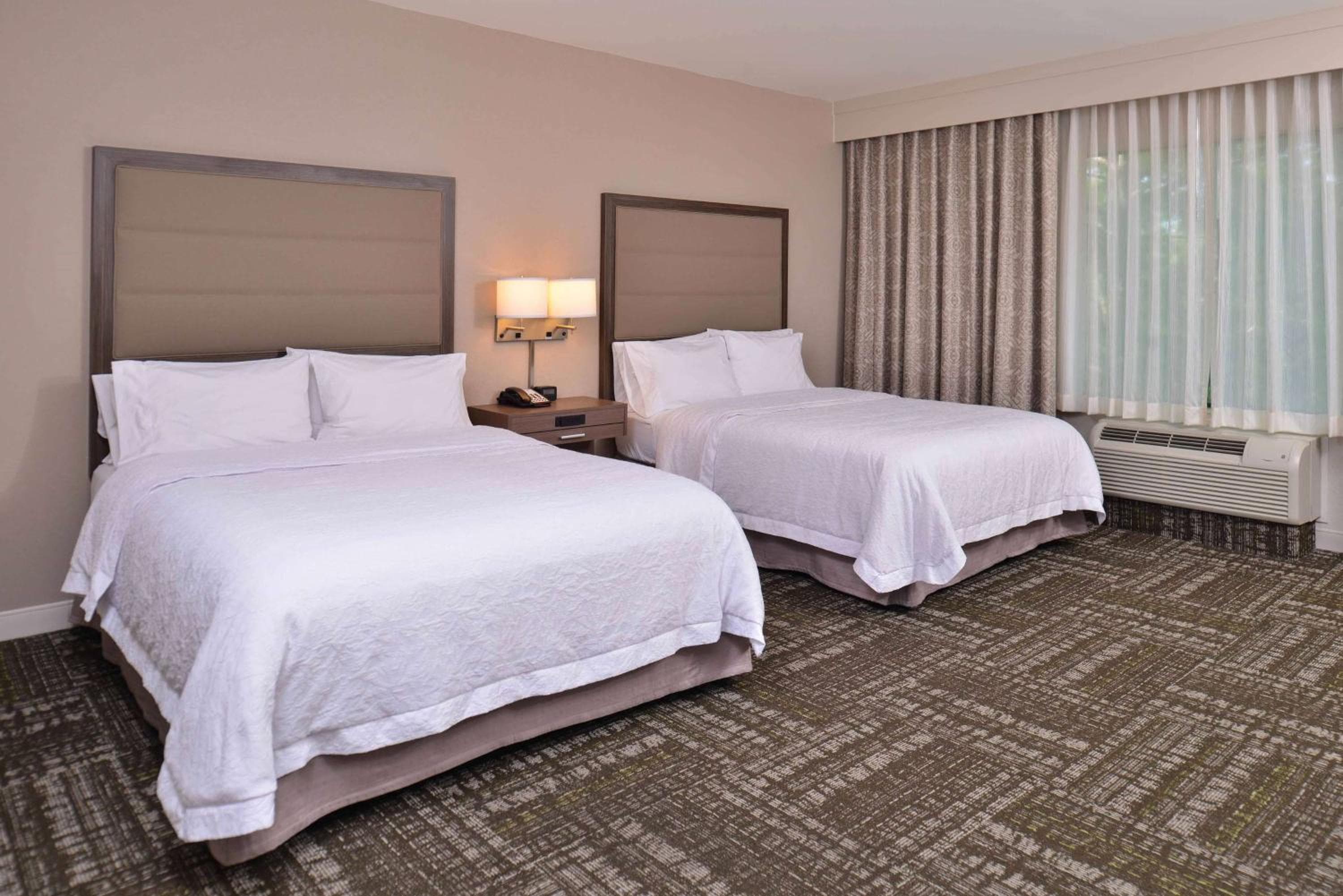Hampton Inn & Suites Dallas Market Center