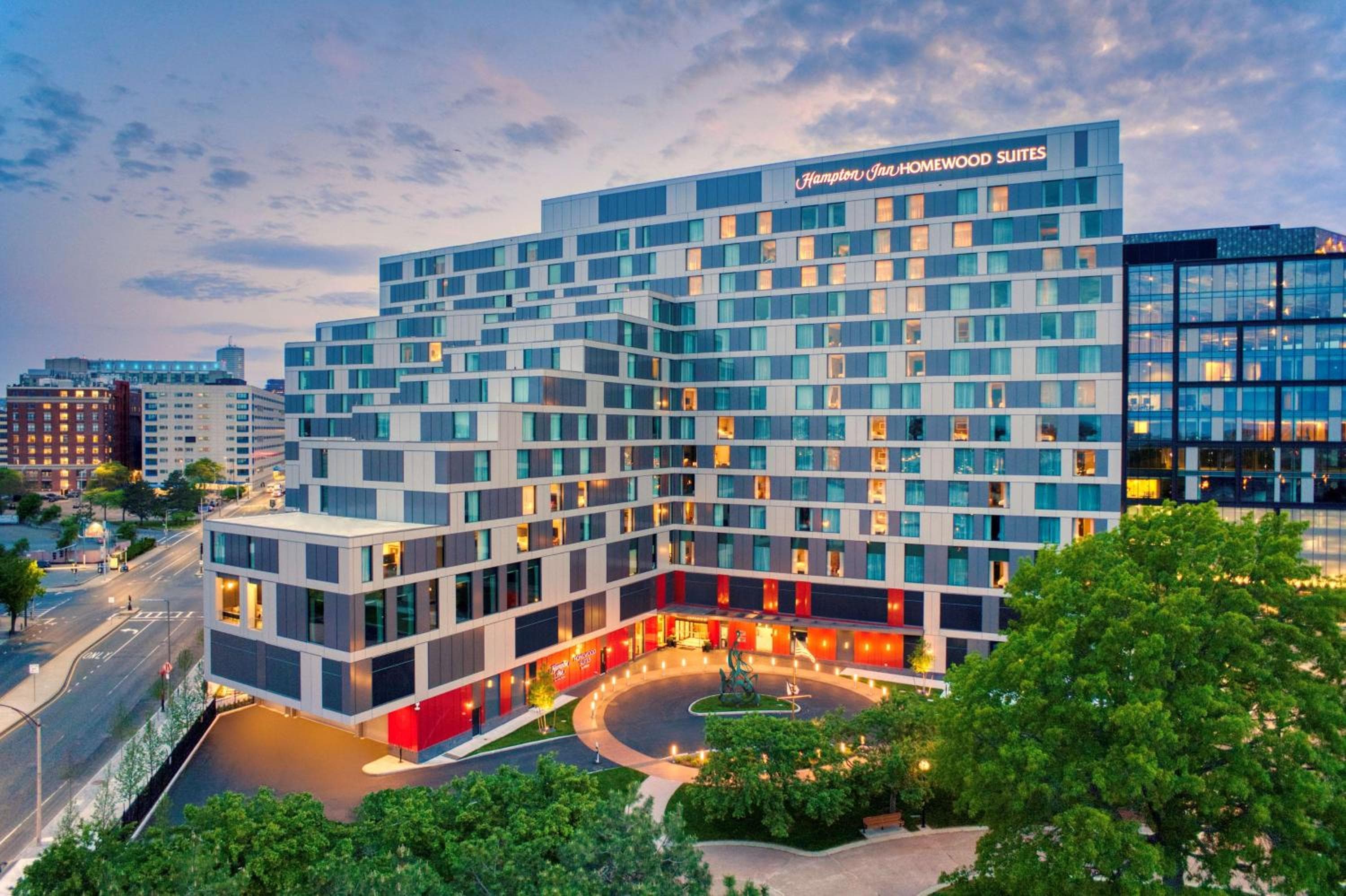 Homewood Suites by Hilton Boston Seaport District: building