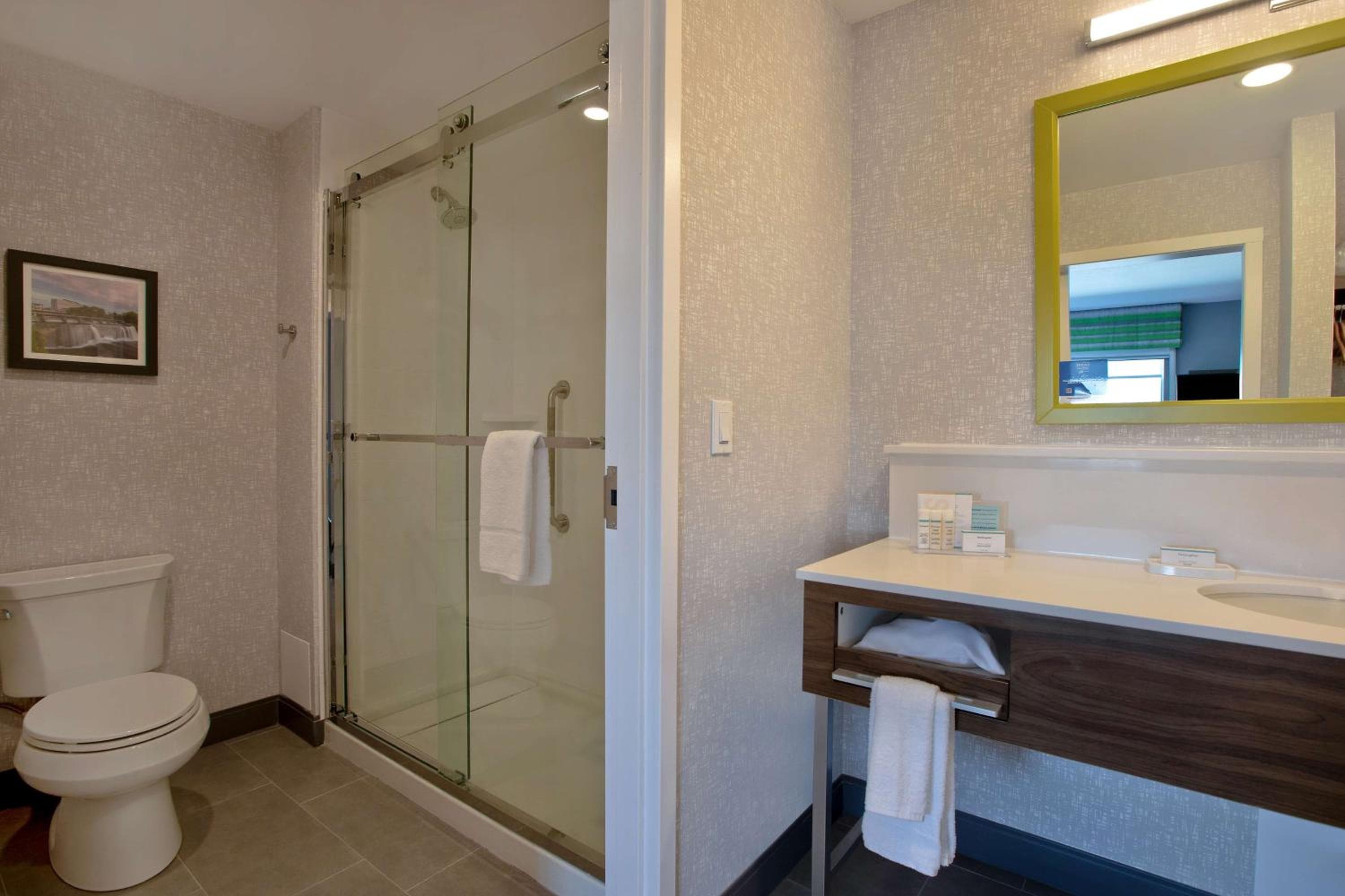 Hampton Inn & Suites Ottawa West, Ontario, Canada