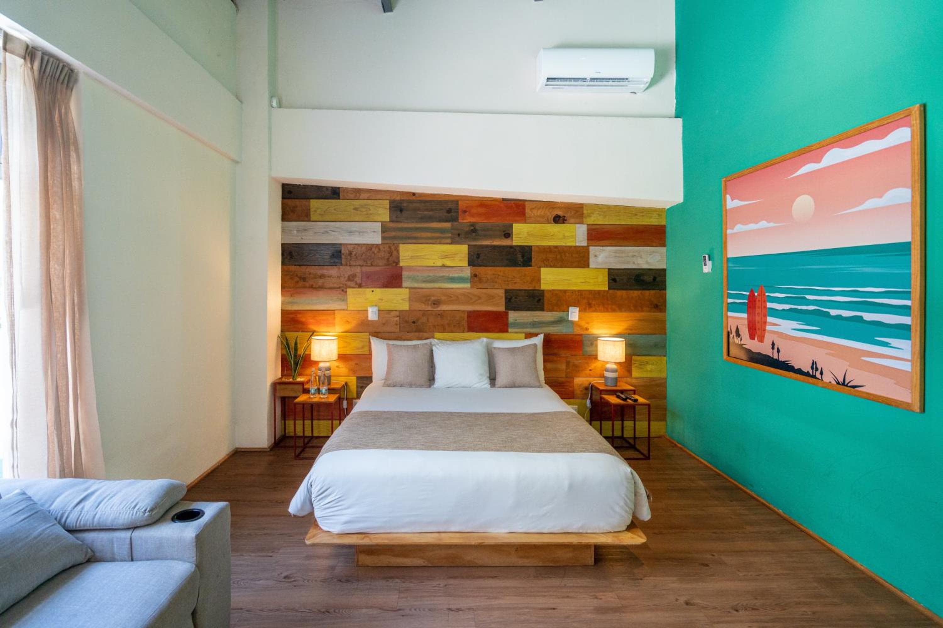 Mayan Monkey Cancun - Social Hostel: hotel room