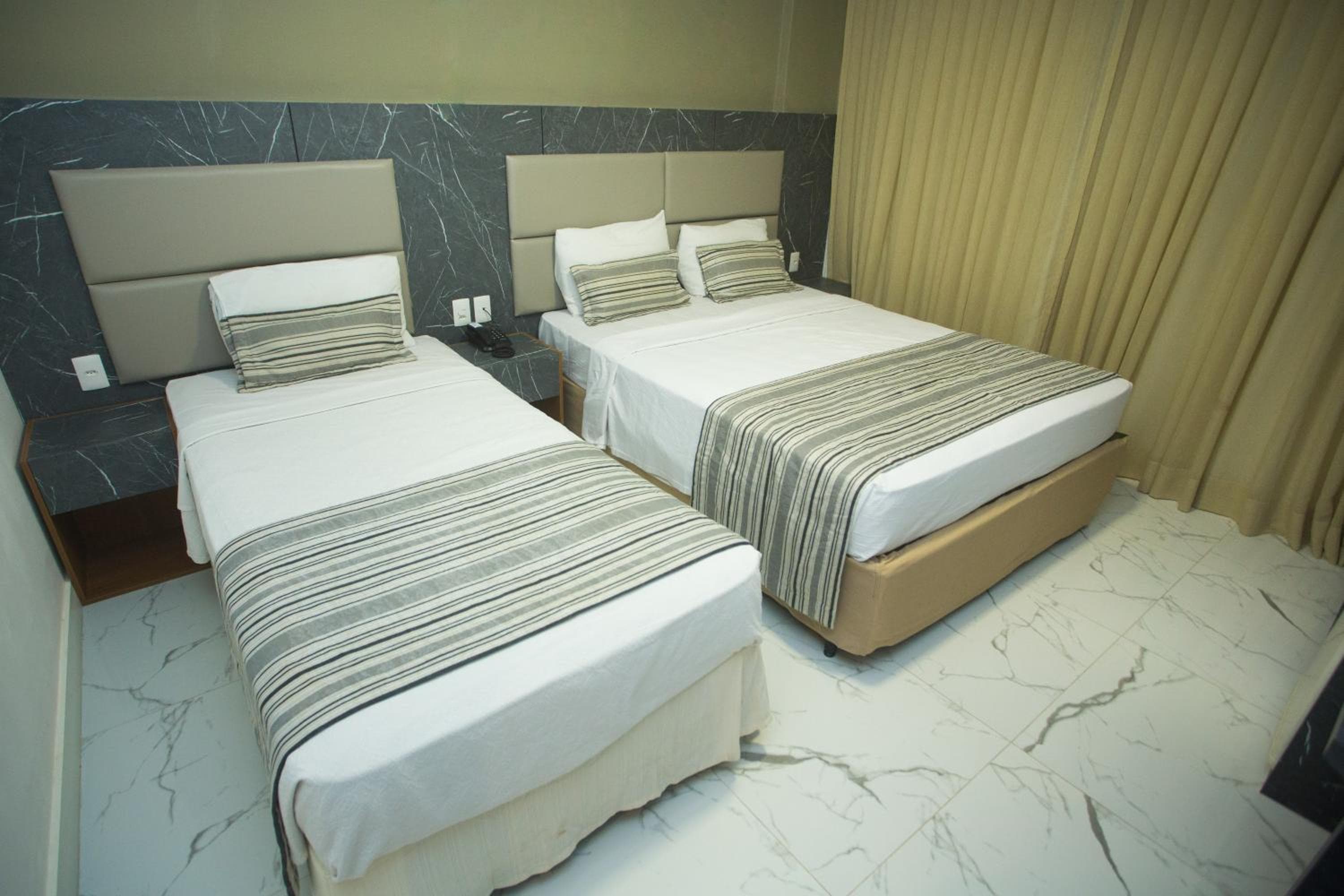 Real Palace Hotel: hotel room