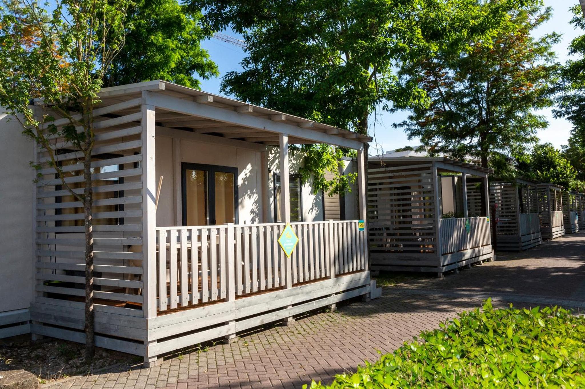 hu Roma Camping In Town: building