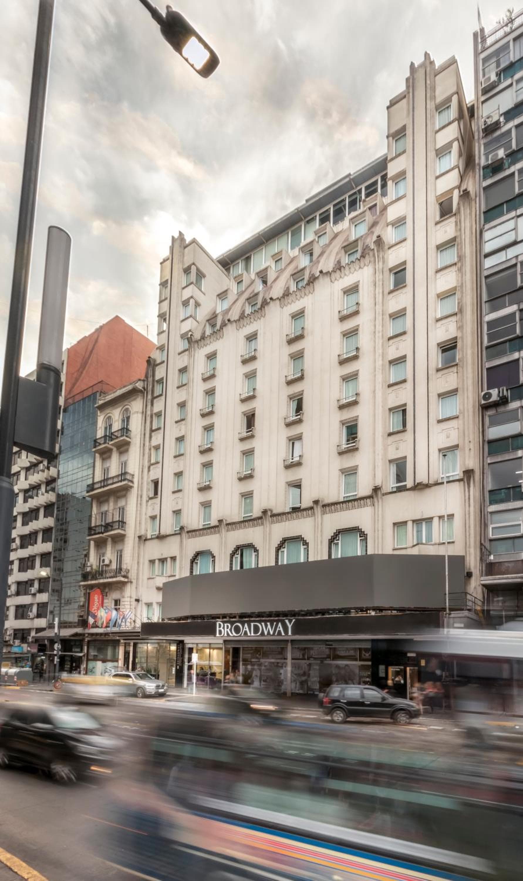 Broadway Hotel & Suites: building