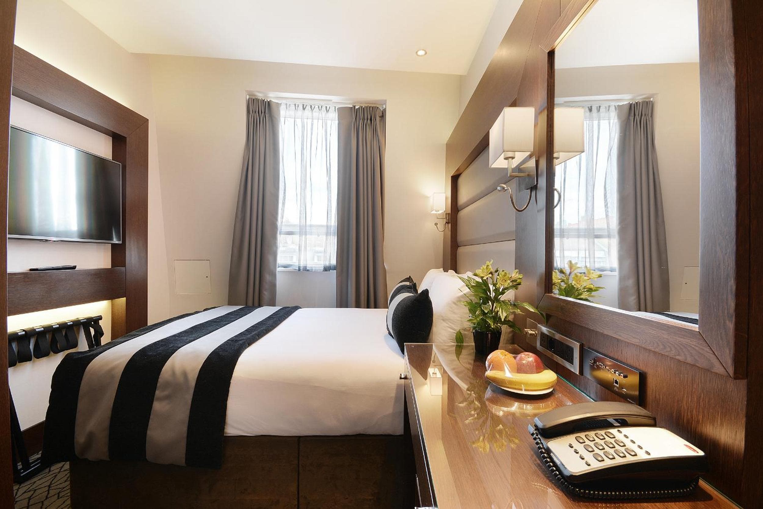 Sunday London Paddington Hotel: hotel room