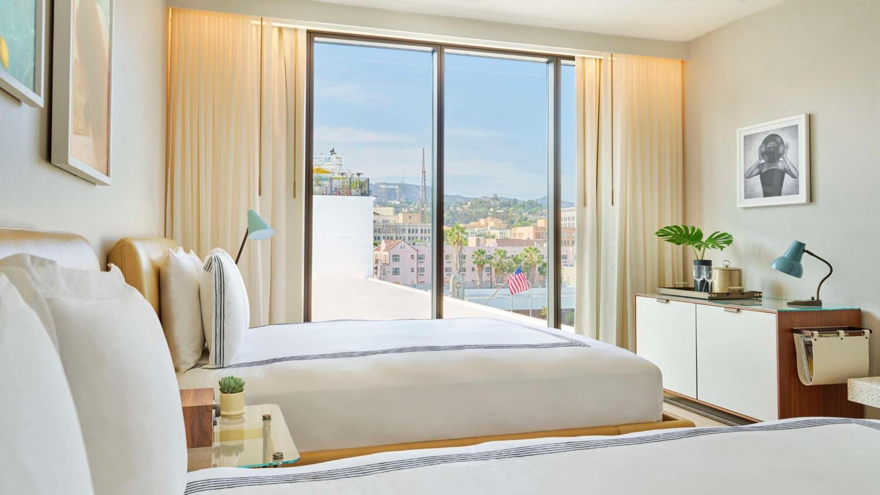 The Hollywood Grande, Autograph Collection: hotel room